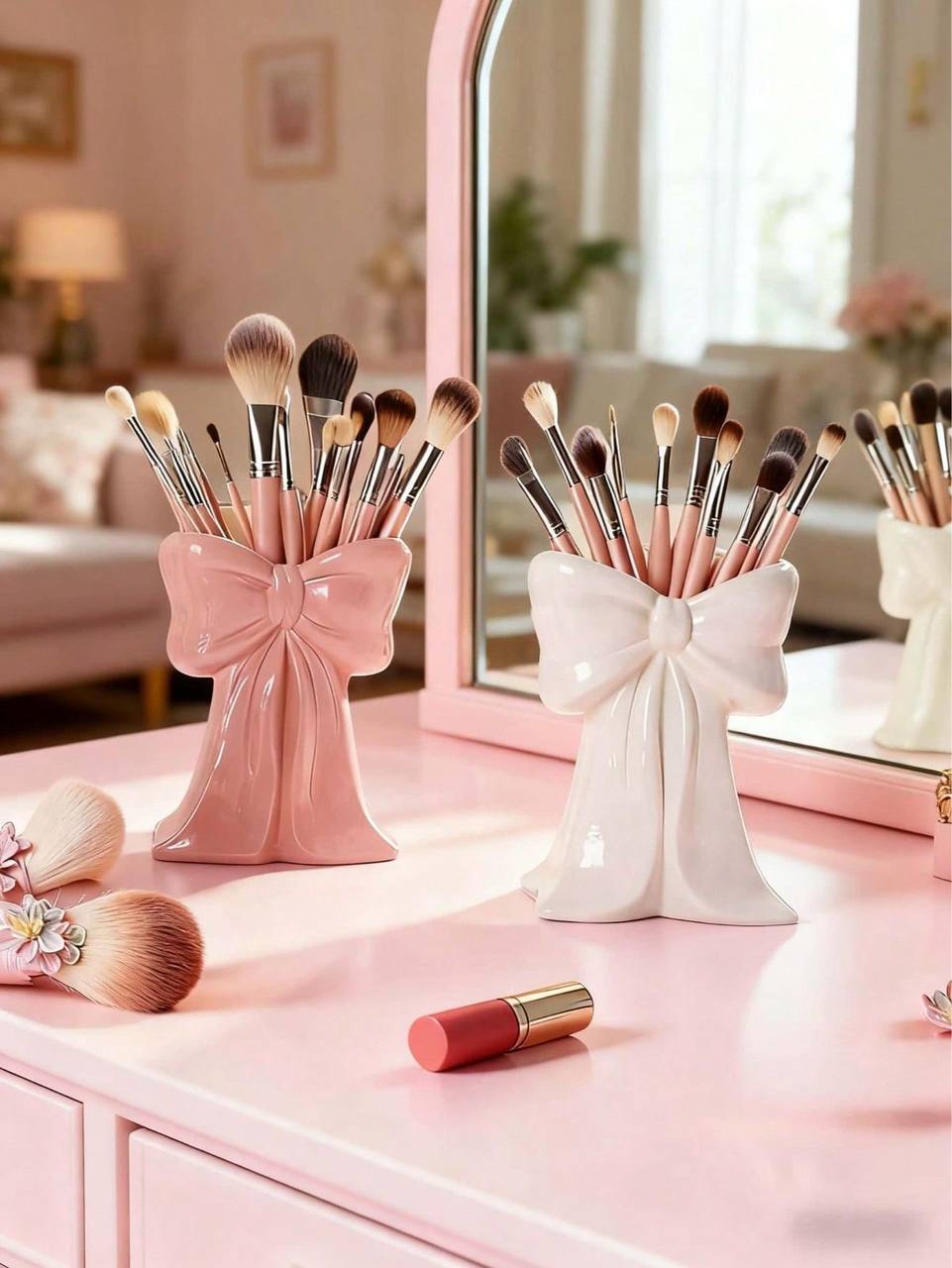 a bow-shaped organizer with a bottom