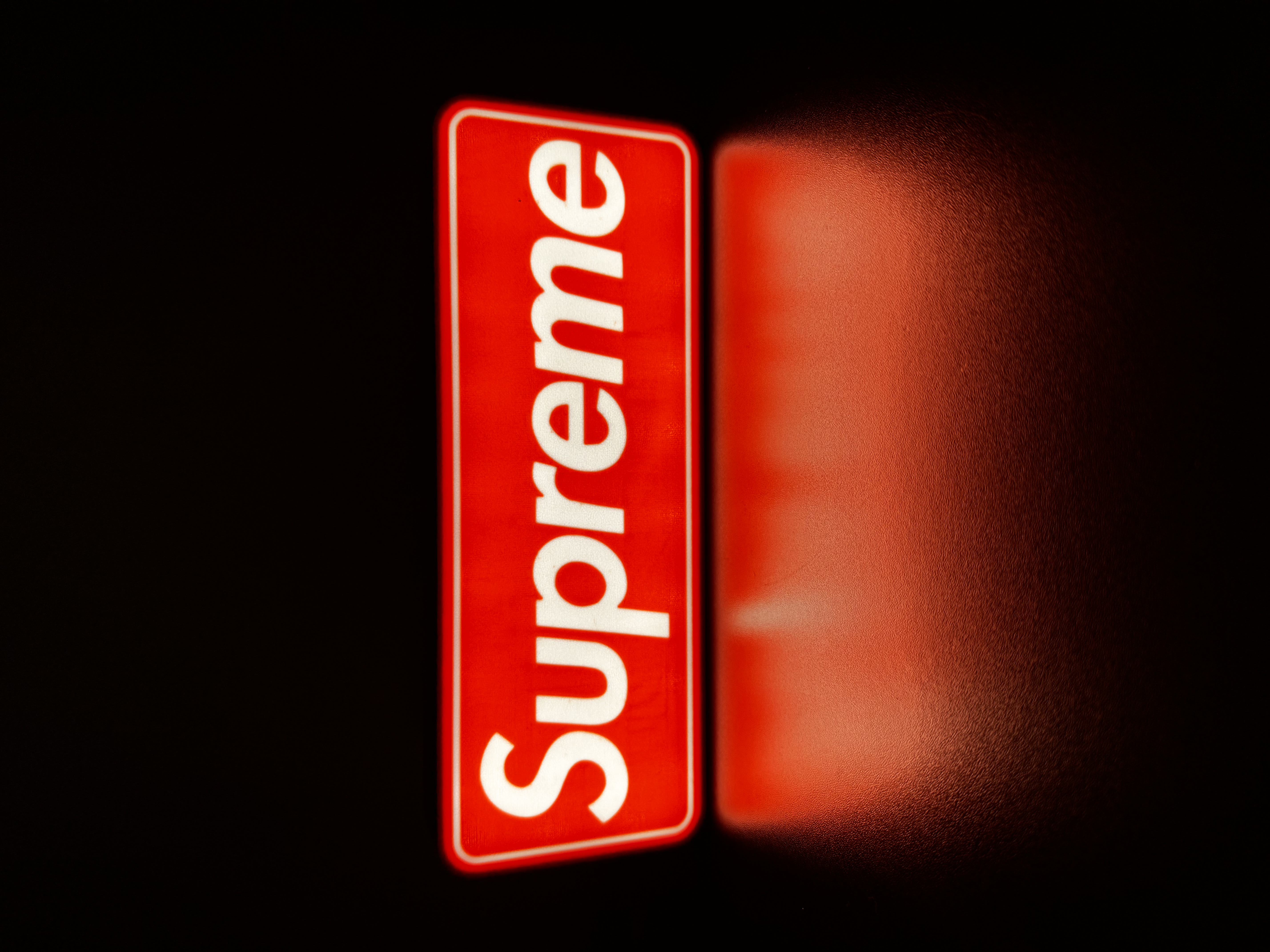 Supreme Lightbox