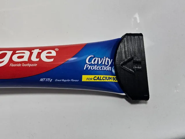 Toothpaste Squeezer