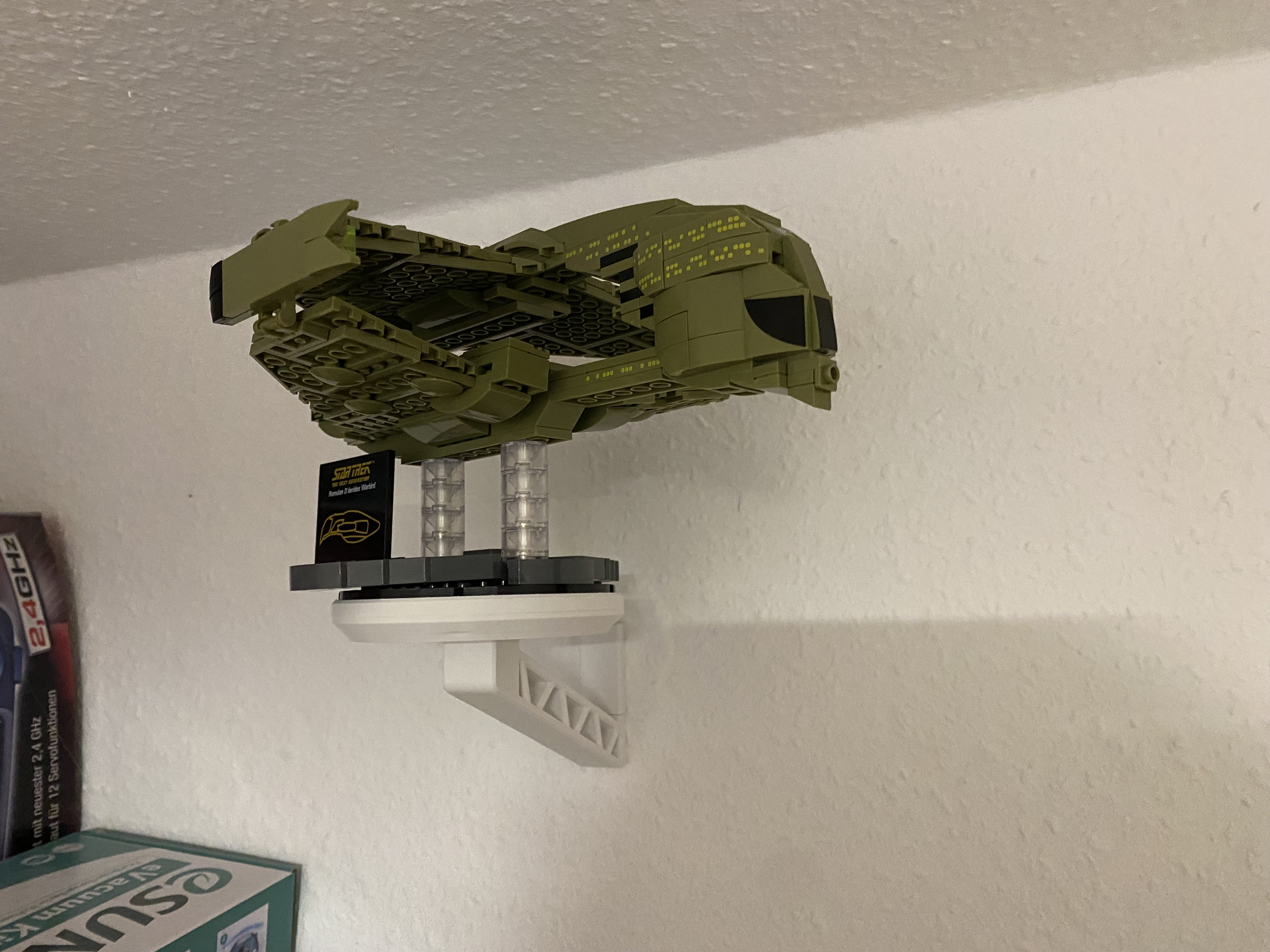 BlueBrixx StarTrek model Wallmount