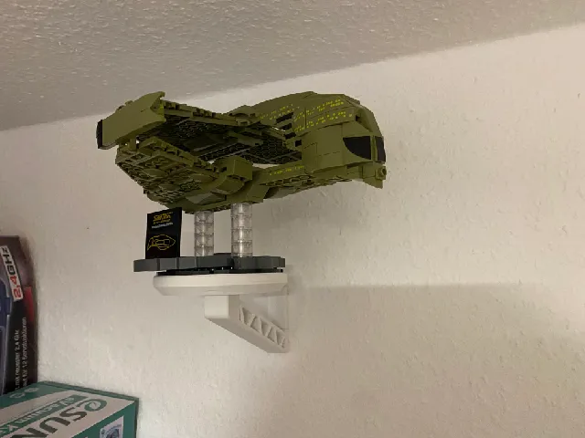 BlueBrixx StarTrek model Wallmount
