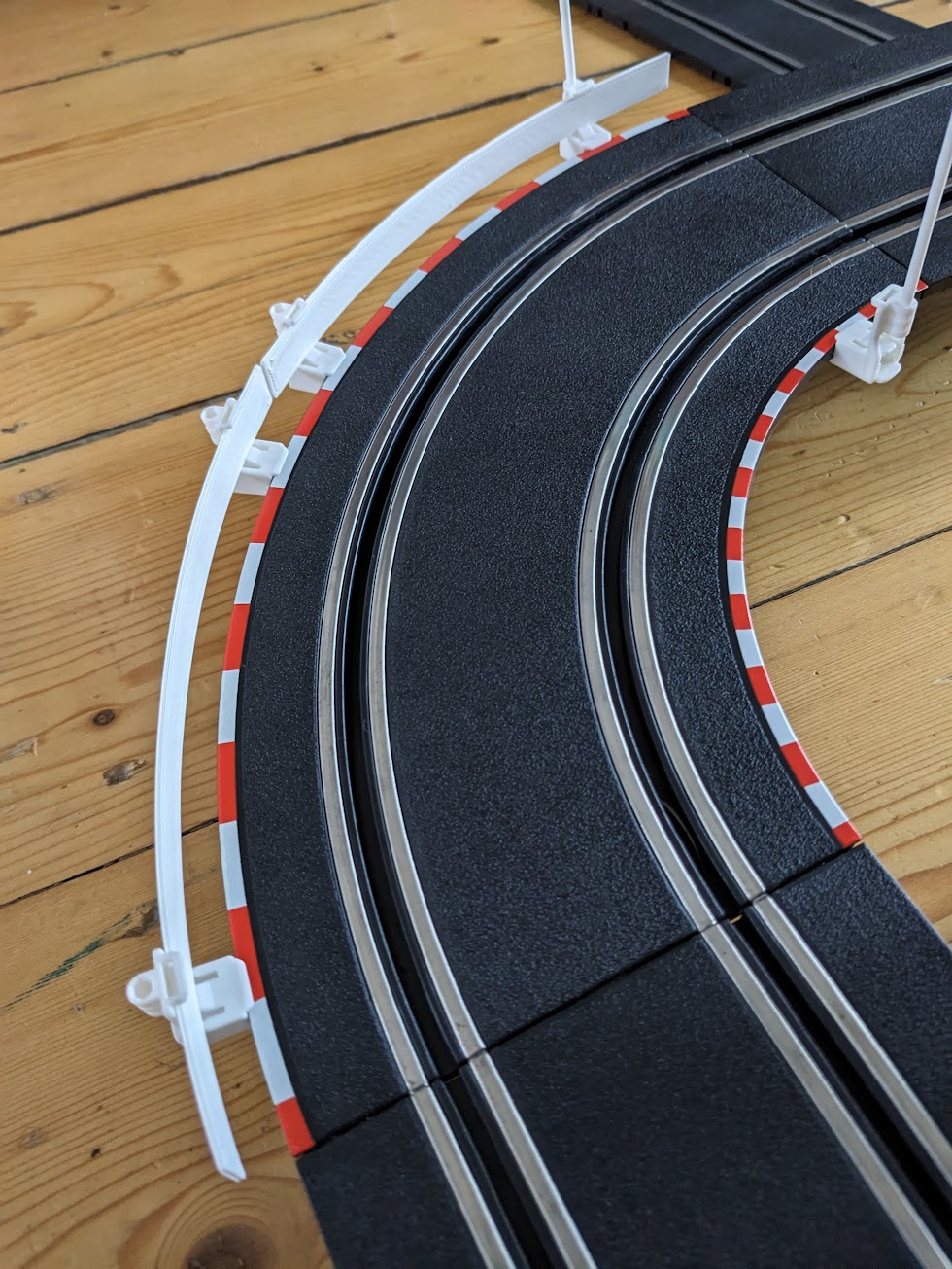 Carrera 143/Go!!! minimal fence