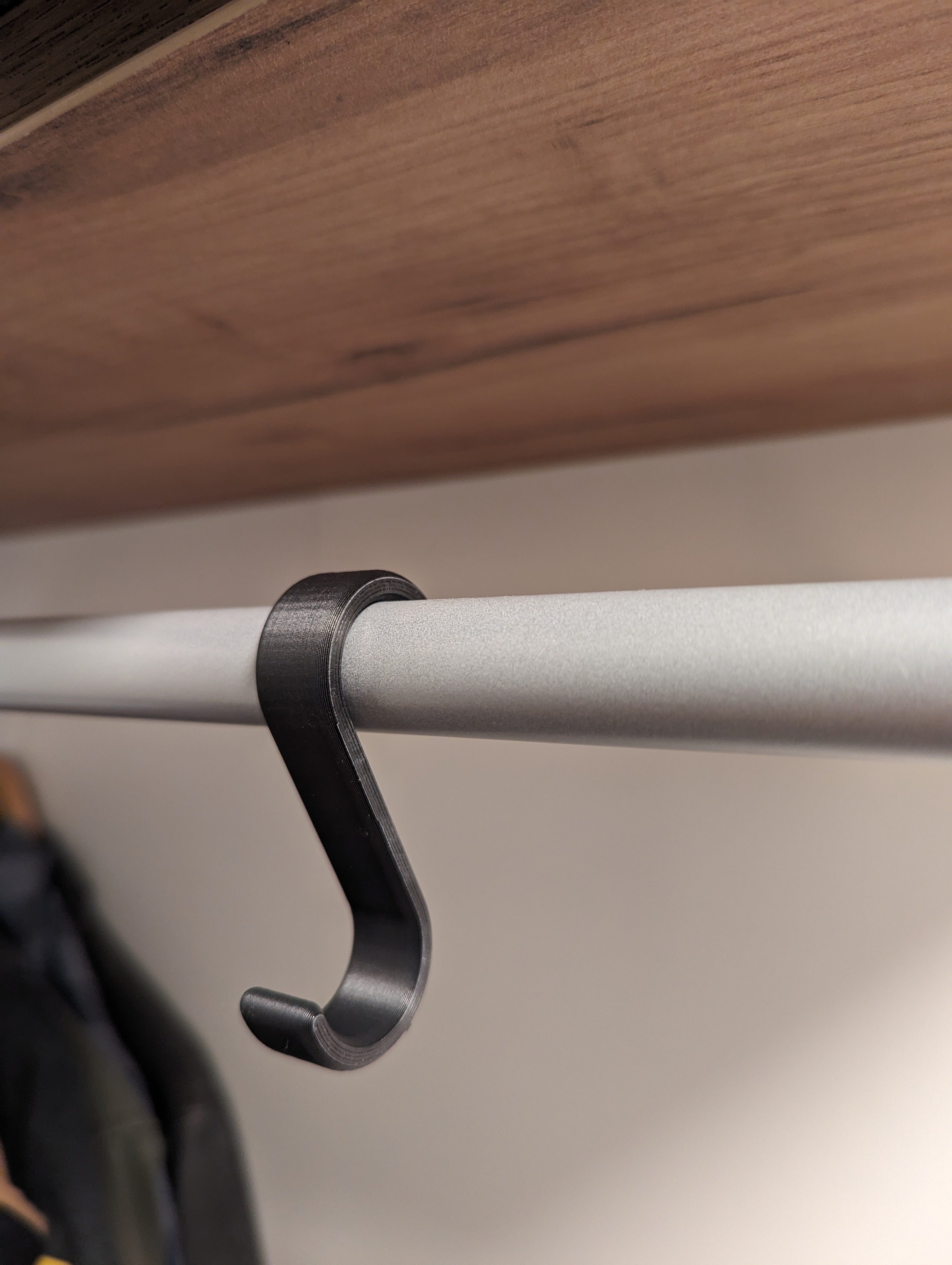 Simple hook (21mm diameter)