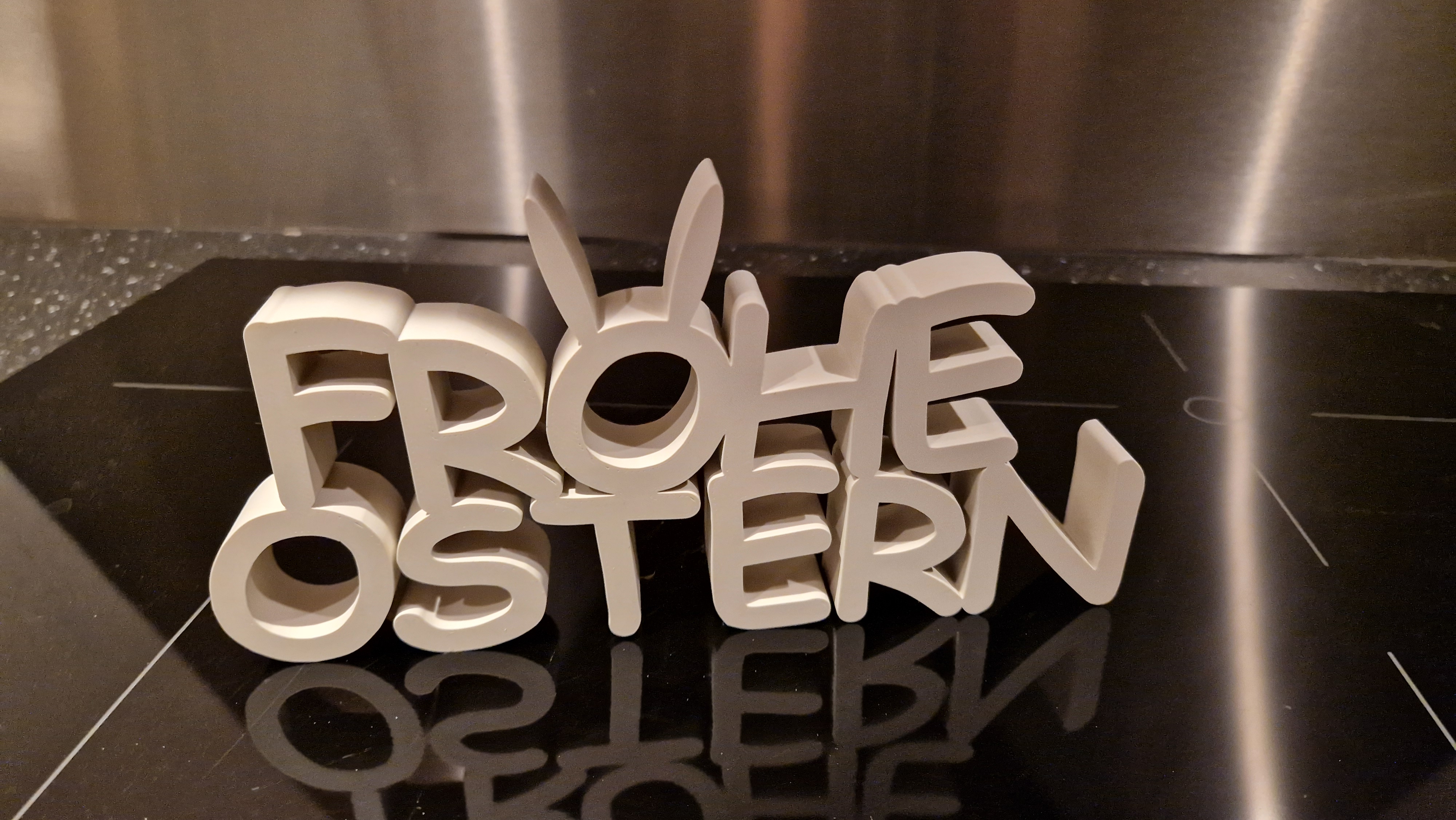 Frohe Ostern Schriftzug
