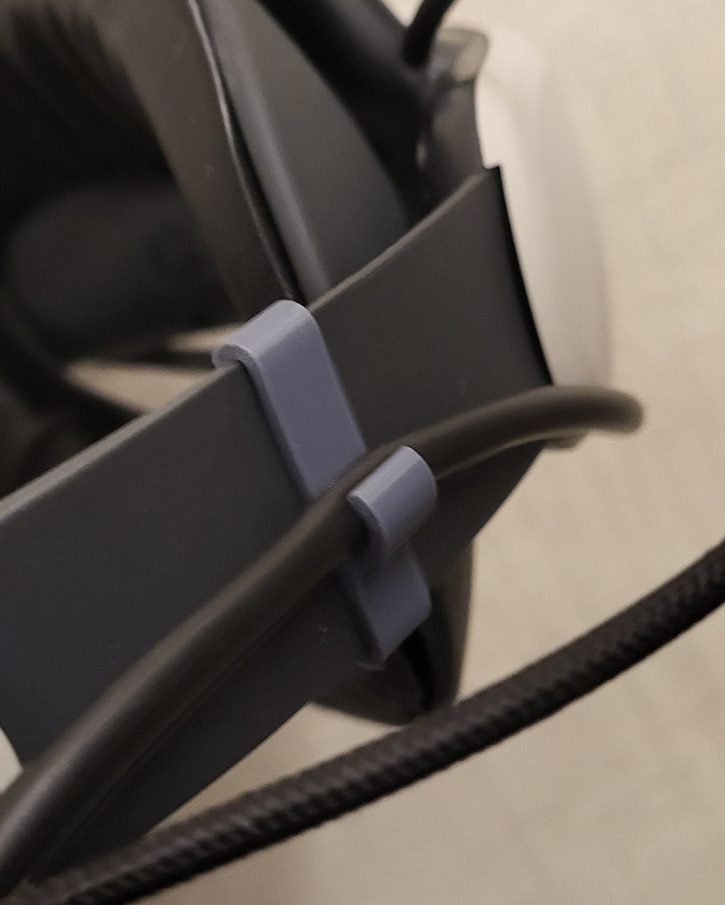 Quest 3 Link cable clamp for BOBOVR head strap