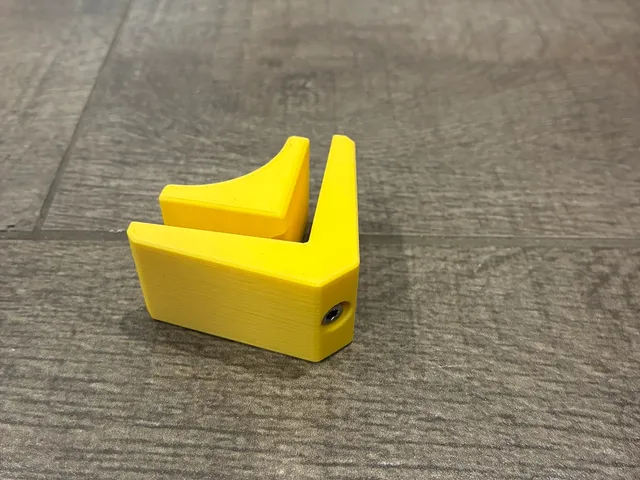 Corner clamp (Printer Enclosure)