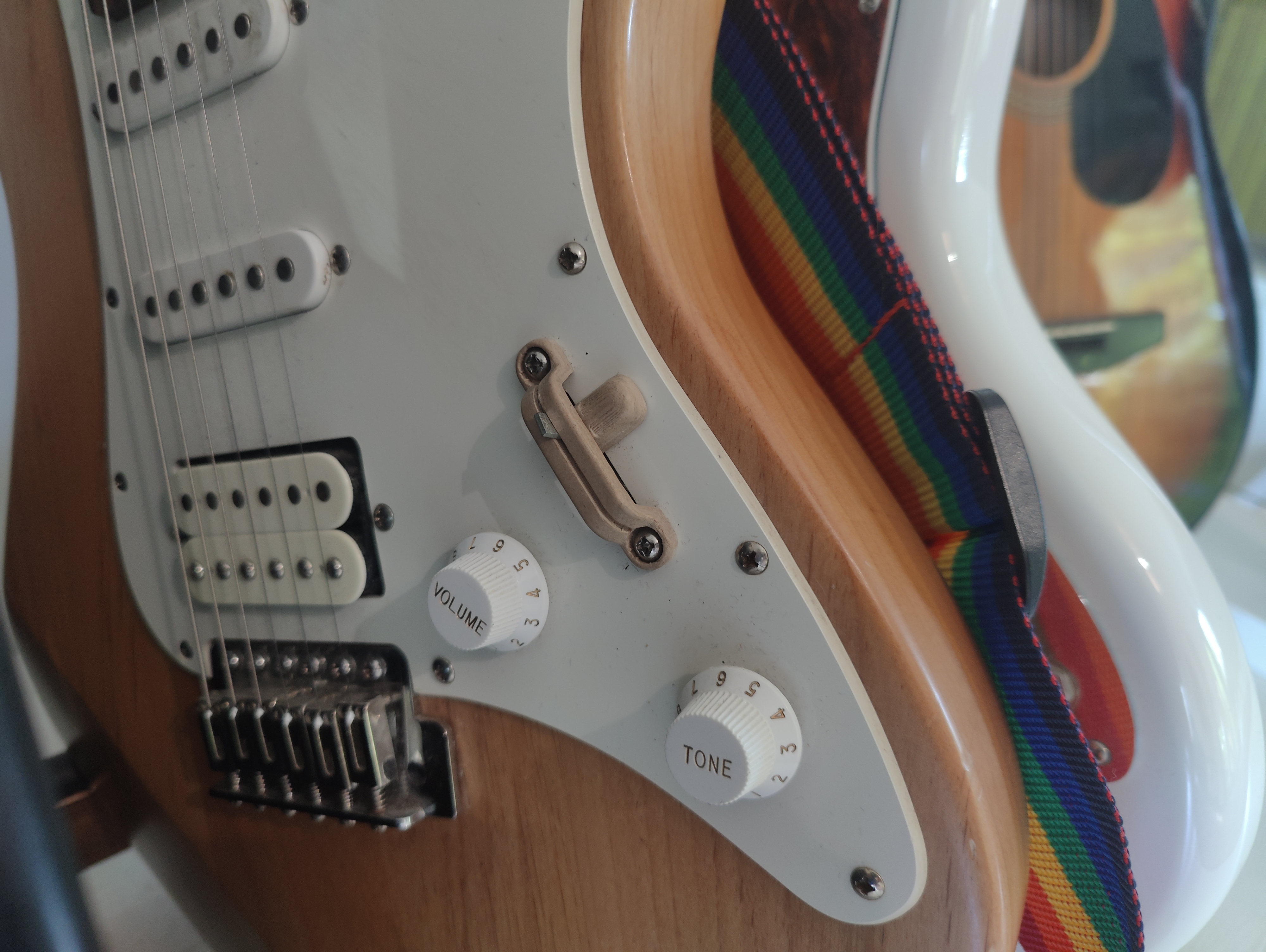 Stratocaster pickup selector guard
