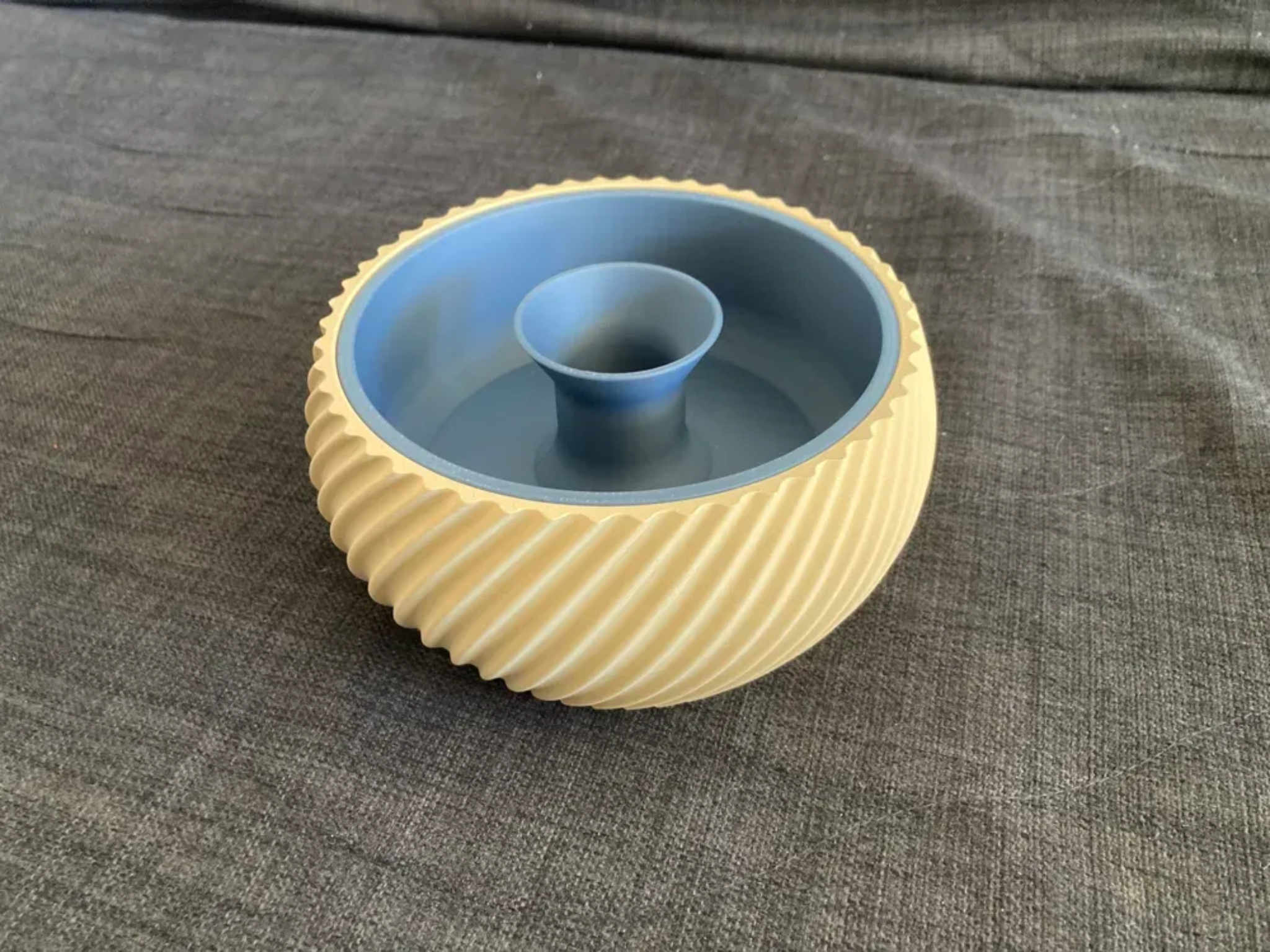 Pistachio Bowl | Snack Container with Shell Holder | Modern Design  -  Contenitore Pistacchi 2 in 1 | Snack Bowl con Porta Gusci | Design Moderno