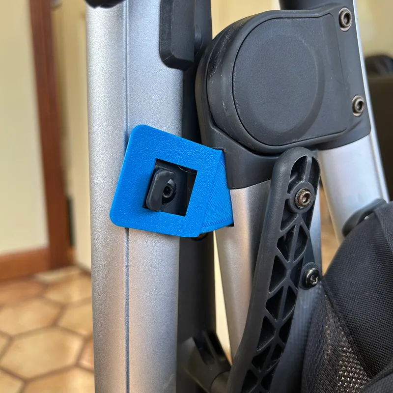 Uppababy cruz 2025 folding latch broken