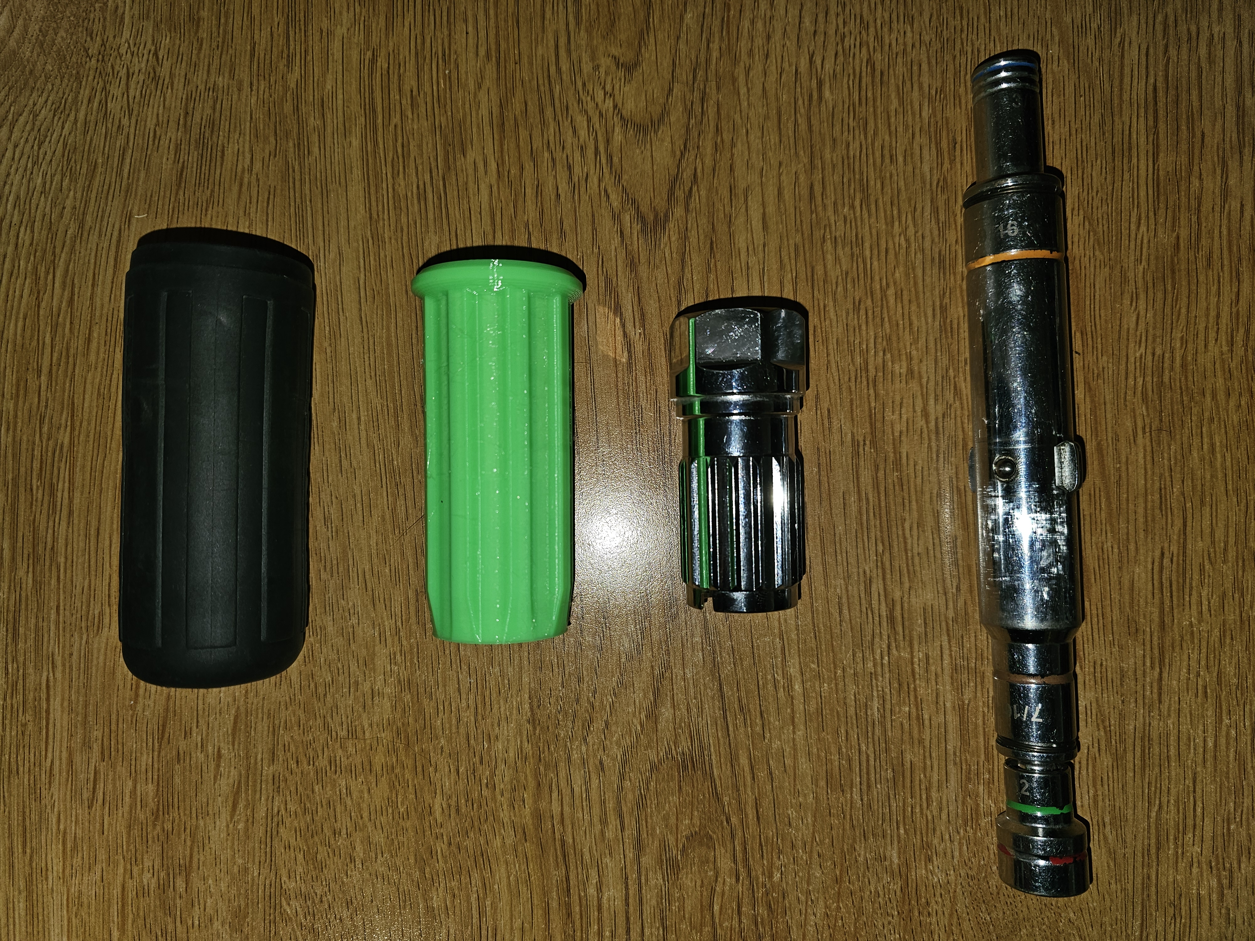 Miniatura 8 do modelo 3D Klein Multi-Nut Driver Replacement Handle