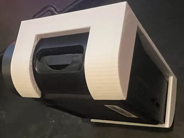 ARCTIS NOVA PRO WIRELESS. Charger mount