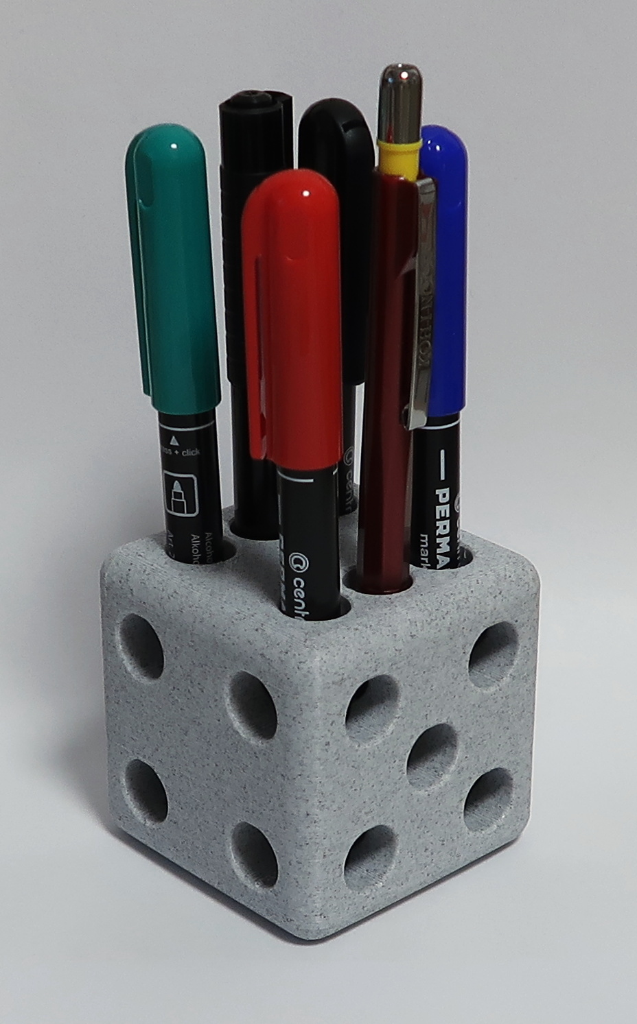 Pencil holder - cube / Držák na tužky - kostka