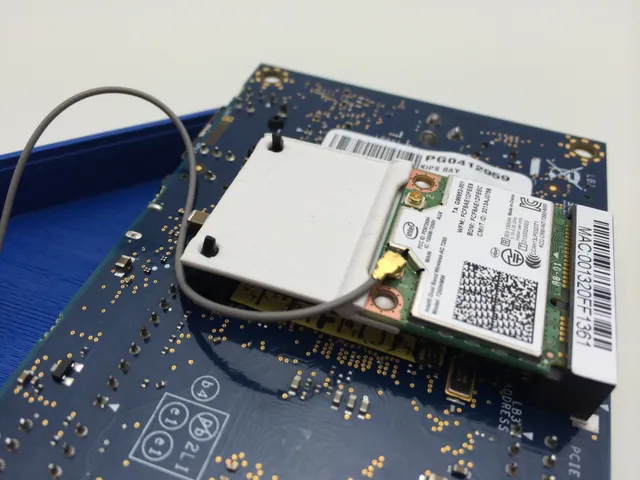 Mini PCIe extender from half size to full size