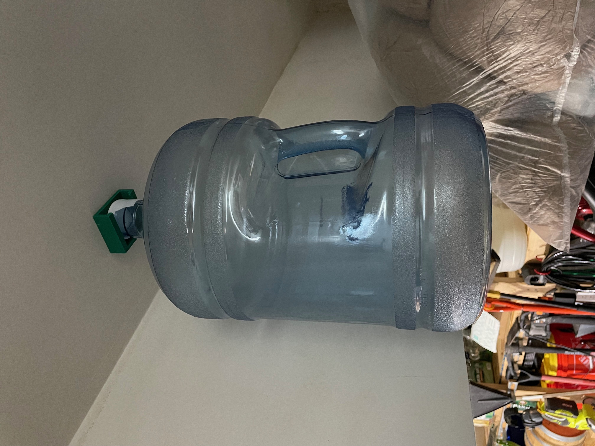 The Microplastic Threat: 5 Gallon Jugs Under Investigation - xogy0j1