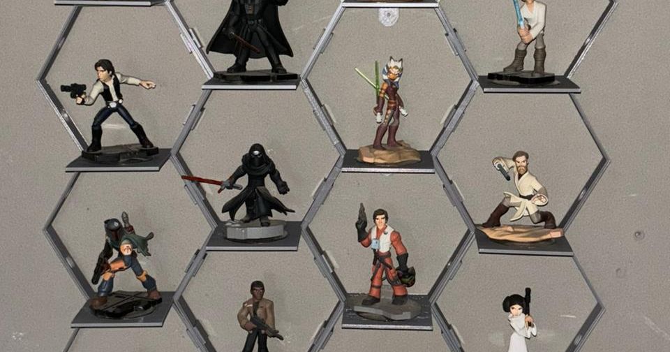 hexagonal-wall-mount-for-display-by-zavirus-download-free-stl-model