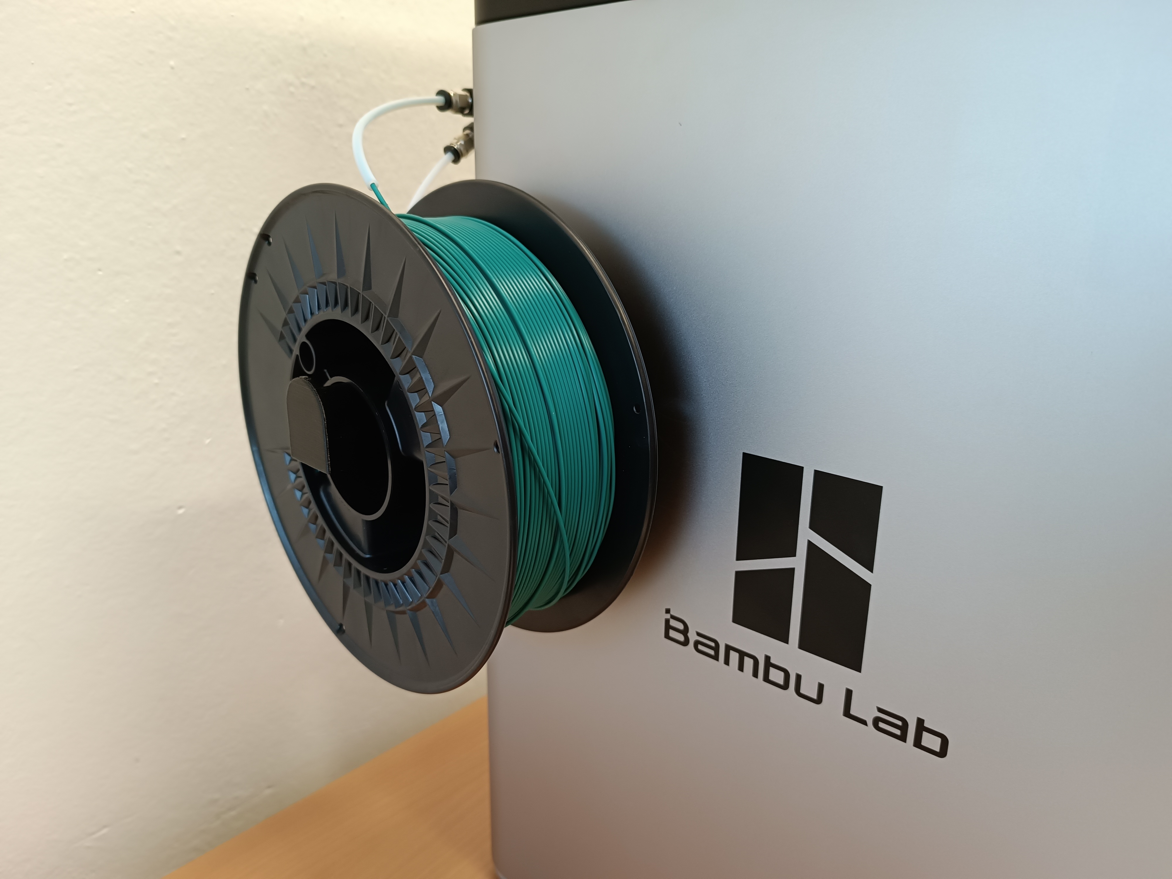 BambuLab X1 Series And P1S Side Spool Holder Dr k pulky Na Bok bambulab-x1-series-and-p1s-side-spool-holder-dr-k-pulky-na-bok