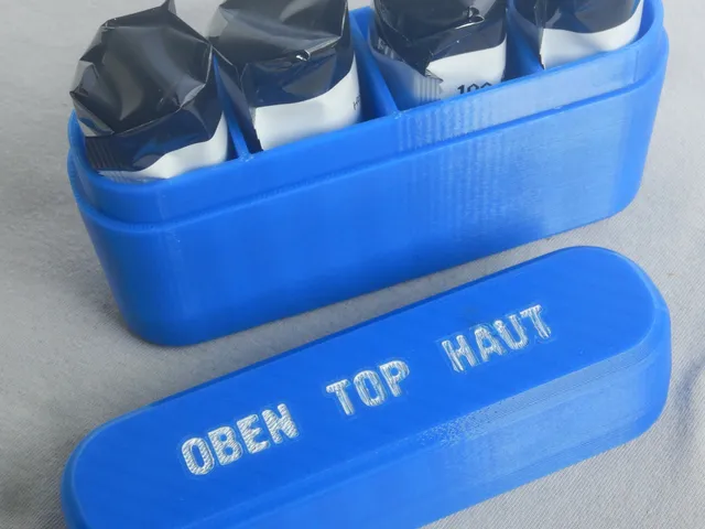 Box für 120 Mittelformat Film Spulen; Box for 120 medium format film reels, Hosentaschenbox trouser pocket box