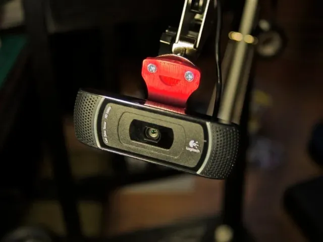WALT the Webcam Mount (Logitech C910)