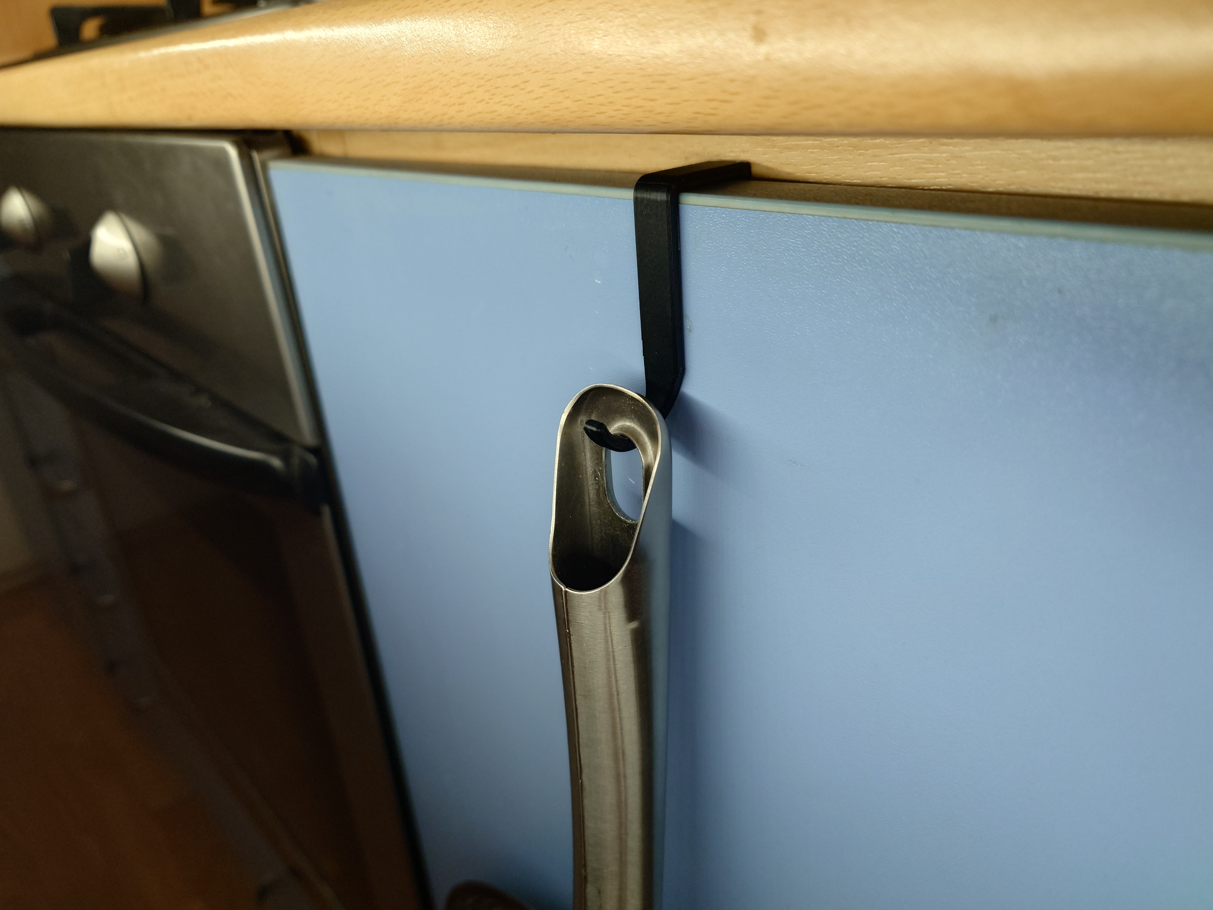 Cupboard door hook by TigFur Download free STL model