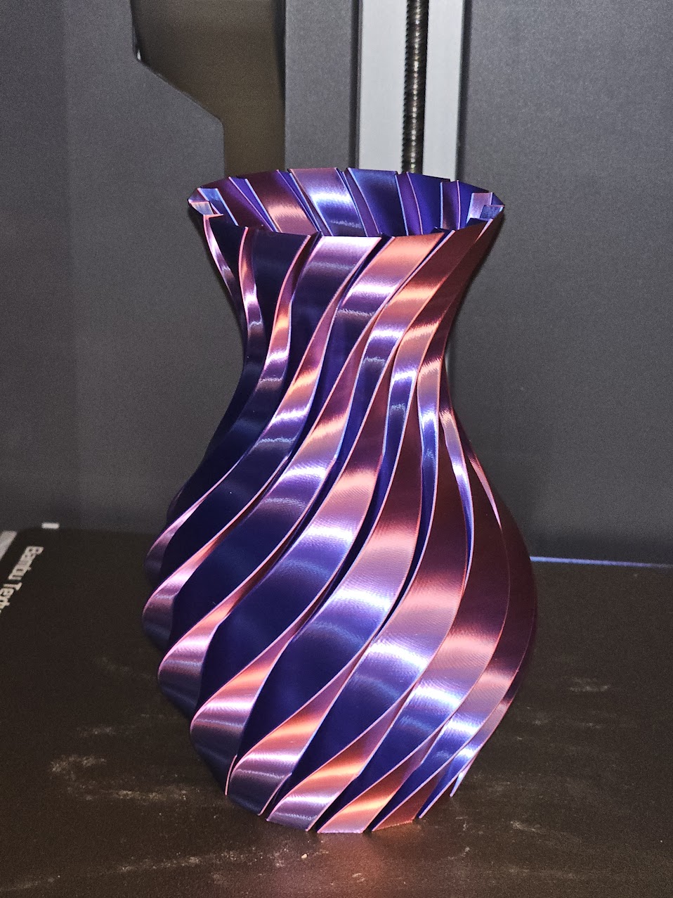 Miniatura 2 do modelo 3D Twisting Pillars Vase
