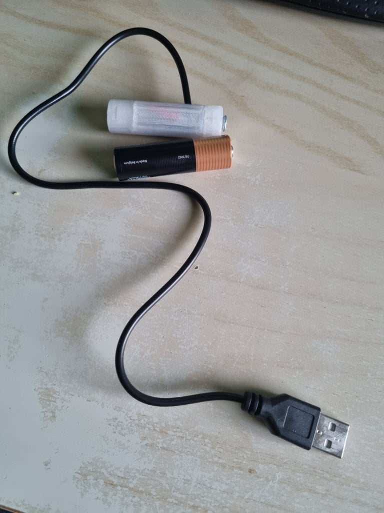 AA battery to USB adapter by József Krizsik Download free STL model