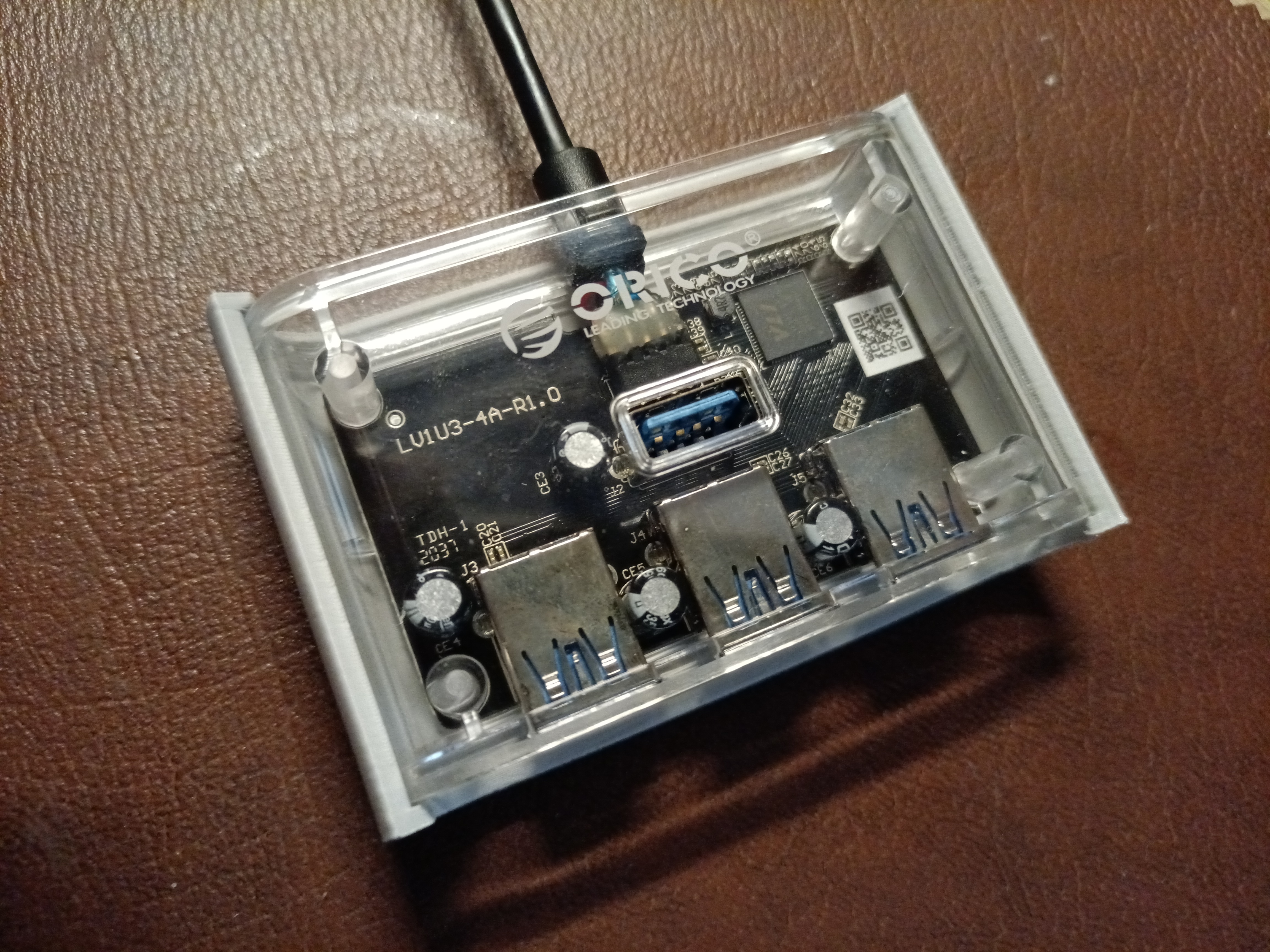 Držák USB hubu "ORICO USB-A Hub 4xUSB 3.0 Transparent"