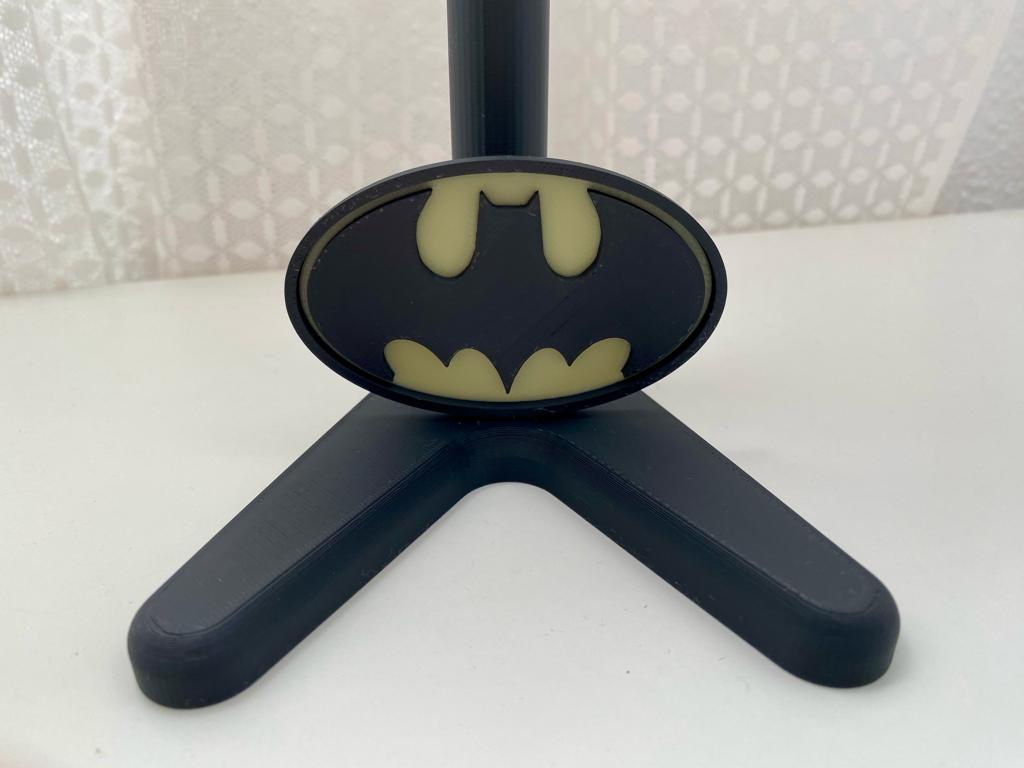 BATMAN Low cost helmet stand. Remix.