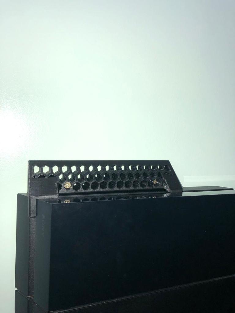 Miniatura 3 do modelo 3D Original PS4 Wall Mount