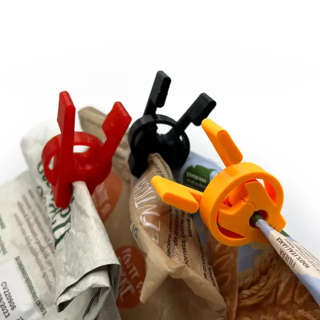 Clip by NilsMakesStuff | Download free STL model | Printables.com