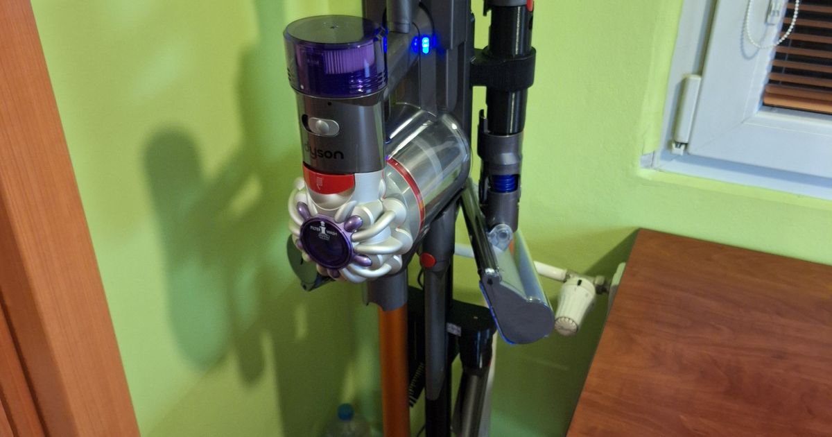 Dyson V8 stand by Robour Download free STL model