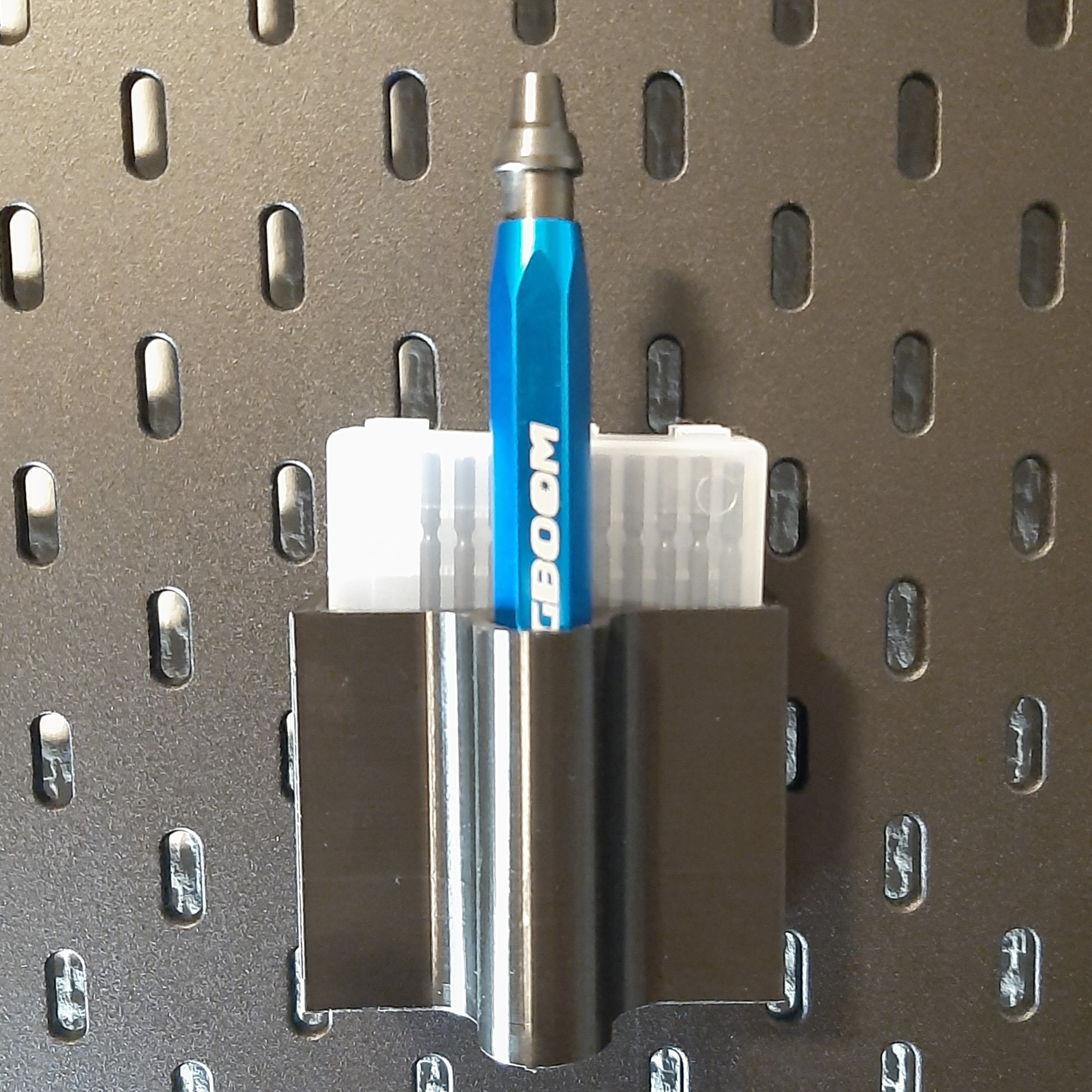 Skadis : Deburring tool holder