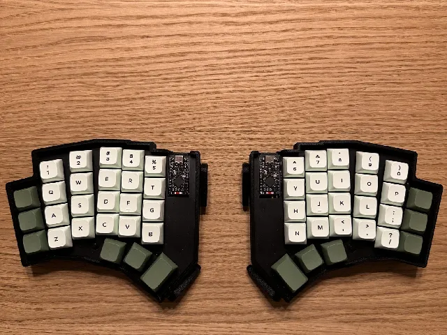 Phanny - Wireless Split Keyboard - Sponsored by PCBWay