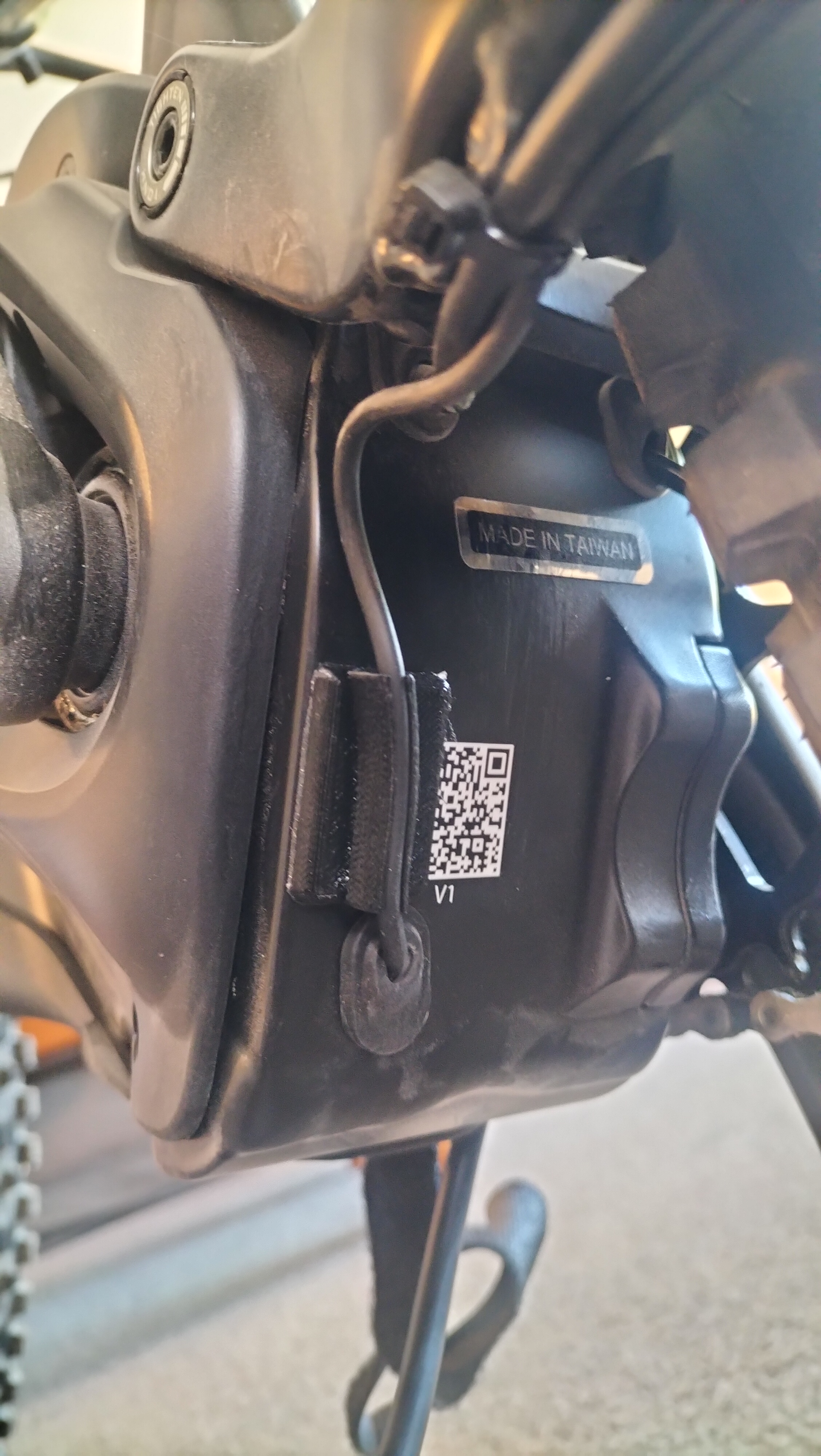 Whyte E160 wheel speed sensor cable guide — miniatura 2