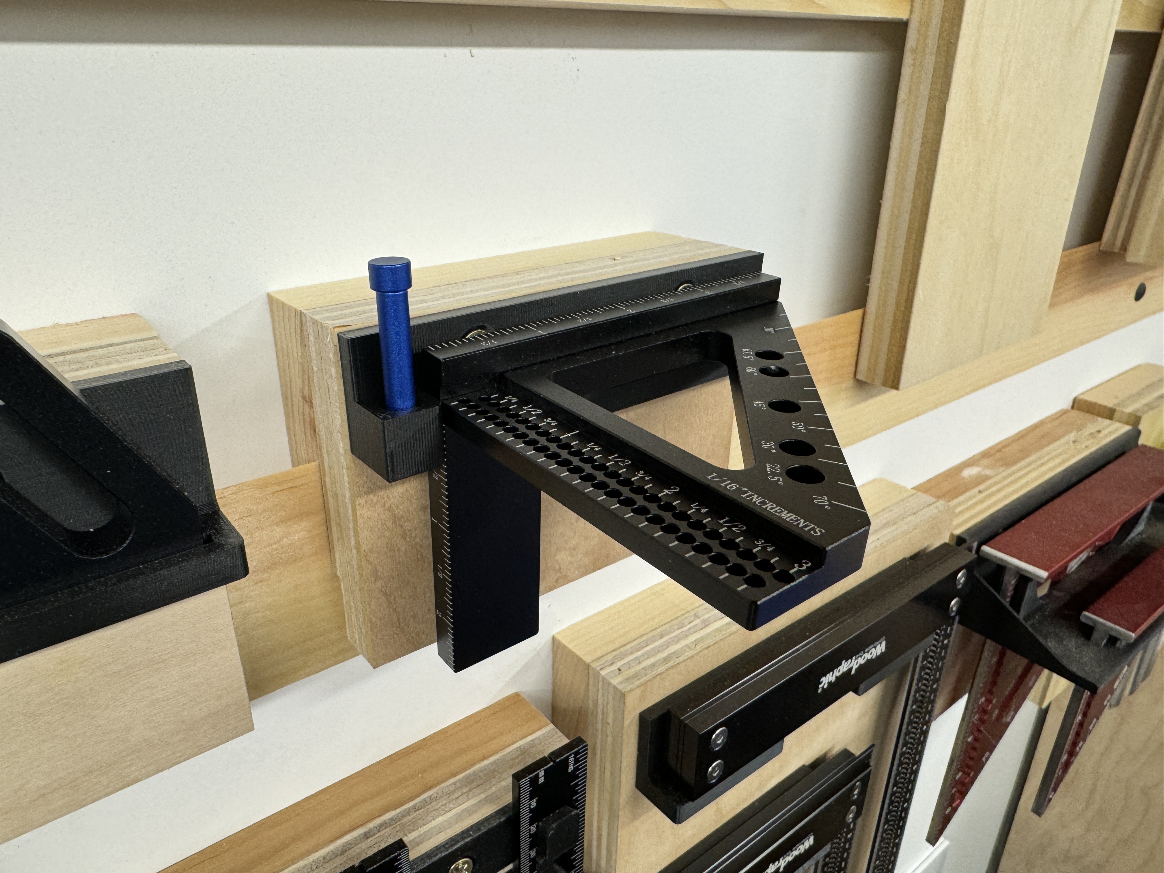 Goingmake Saddle Square Wall Mount
