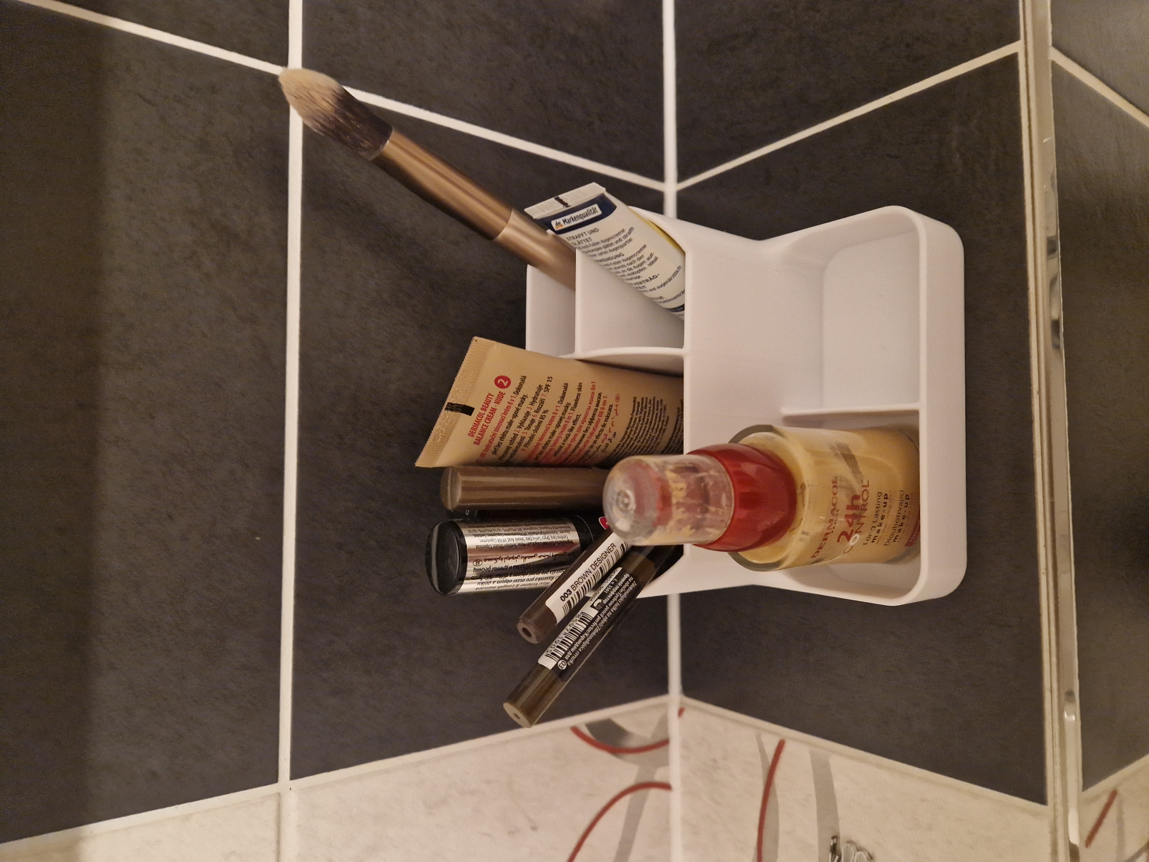 Makeup organizer