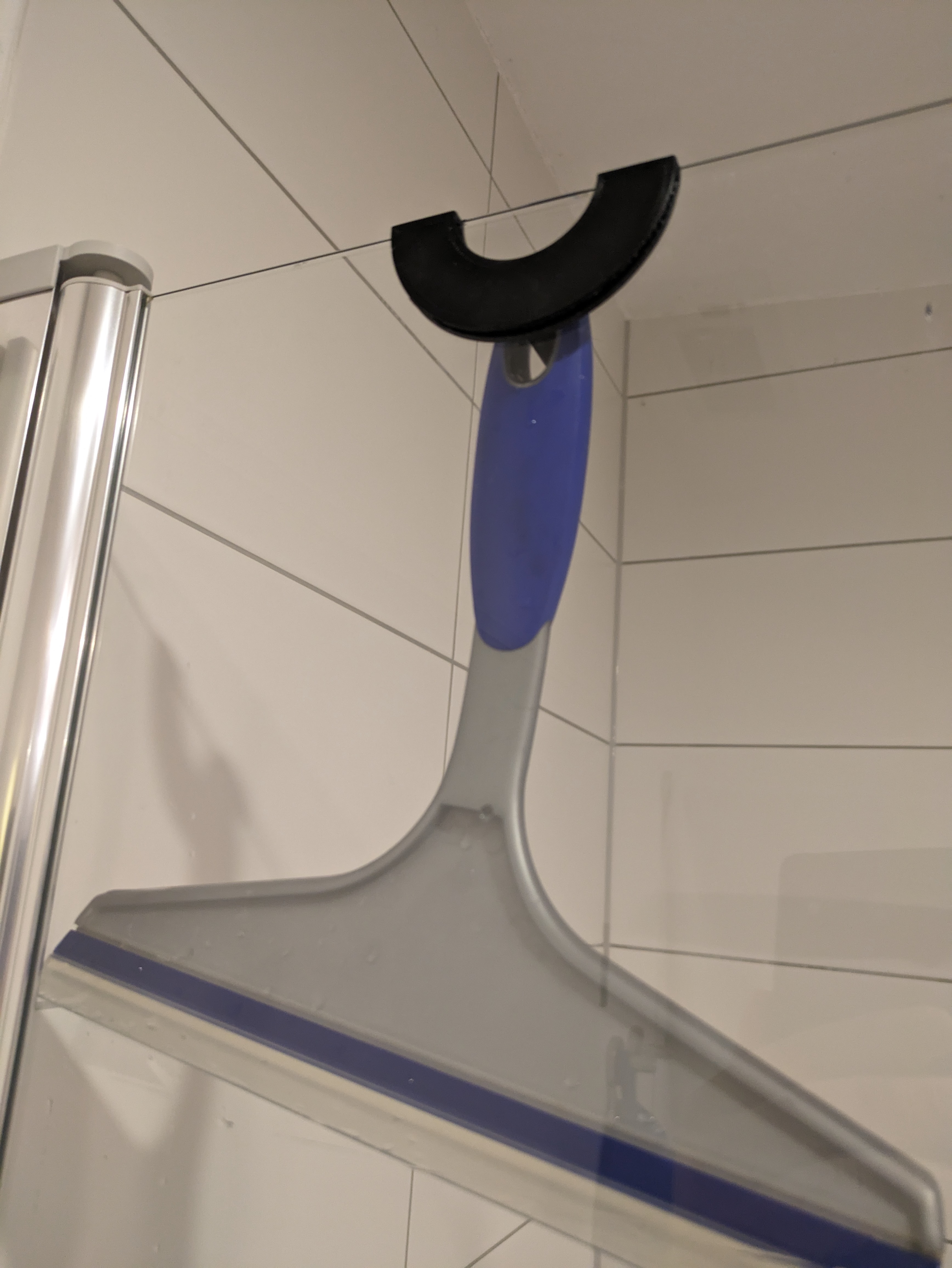 Miniatura 2 do modelo 3D Squeegee Holder