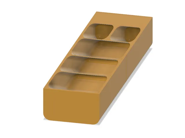 Space-saving cutlery tray