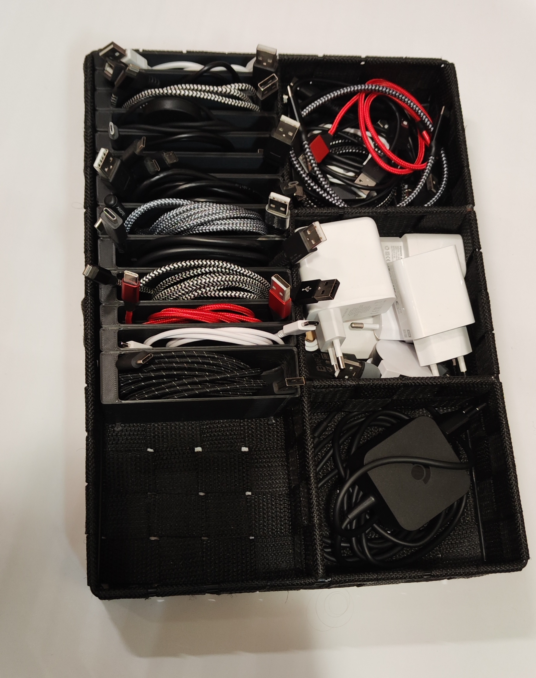 Miniatura 4 do modelo 3D cable organizer box