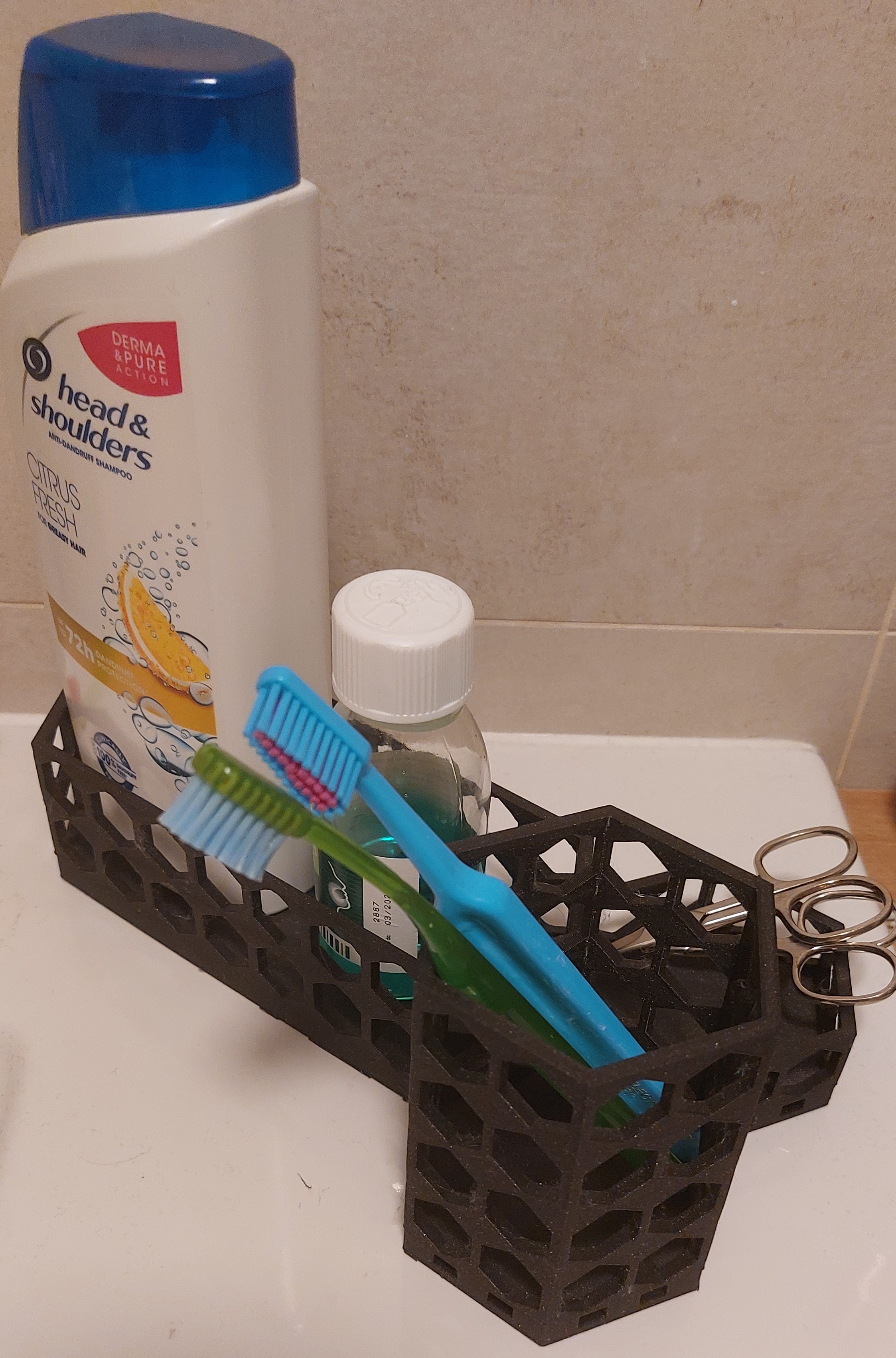 Miniatura 2 do modelo 3D Modular Hexagonal Bathroom Storage