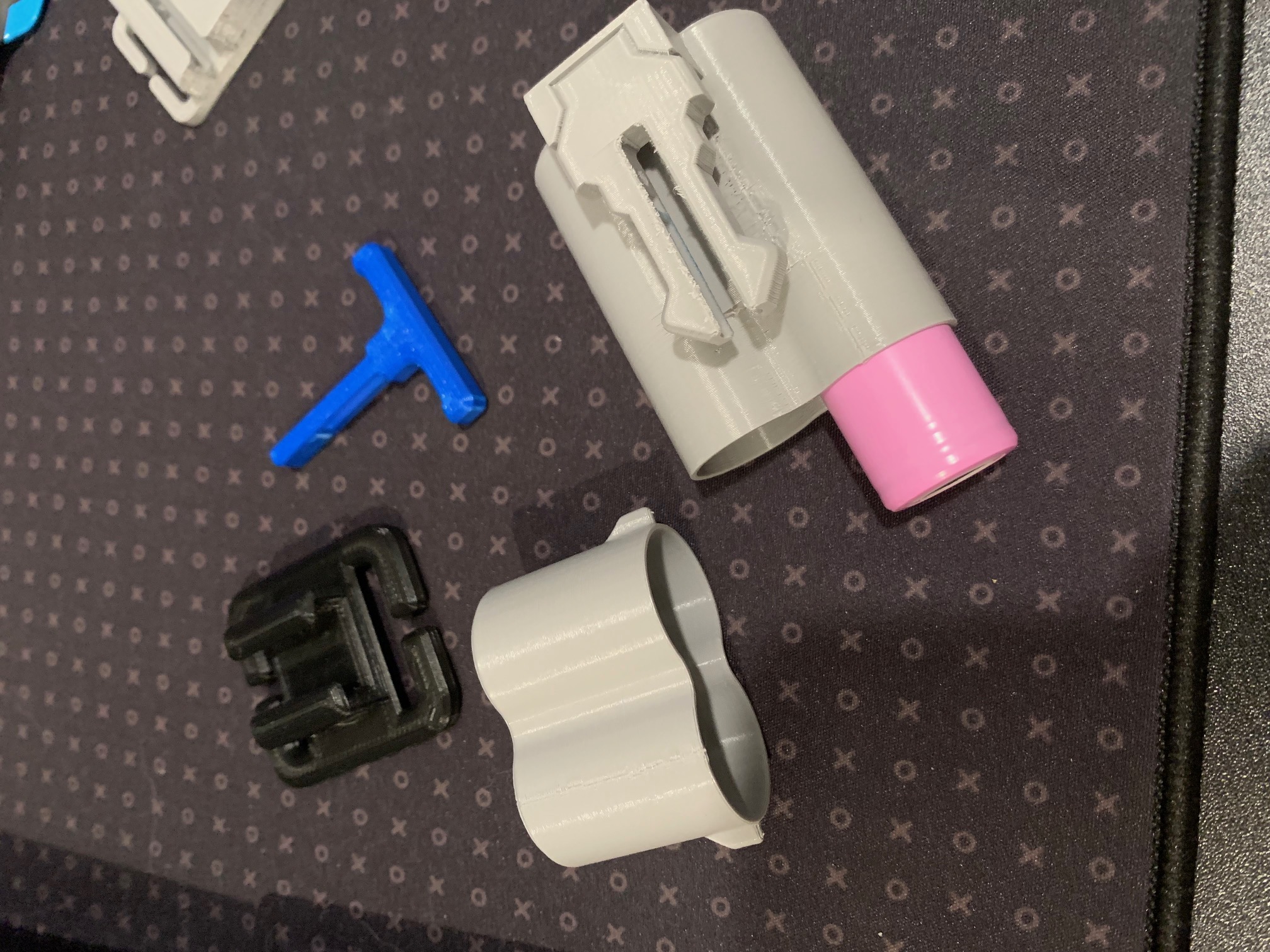 QUICK-CLIP: 18650 Battery Holder