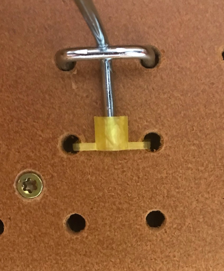 Pegboard Retaining Clips by gtrgeo Download free STL model