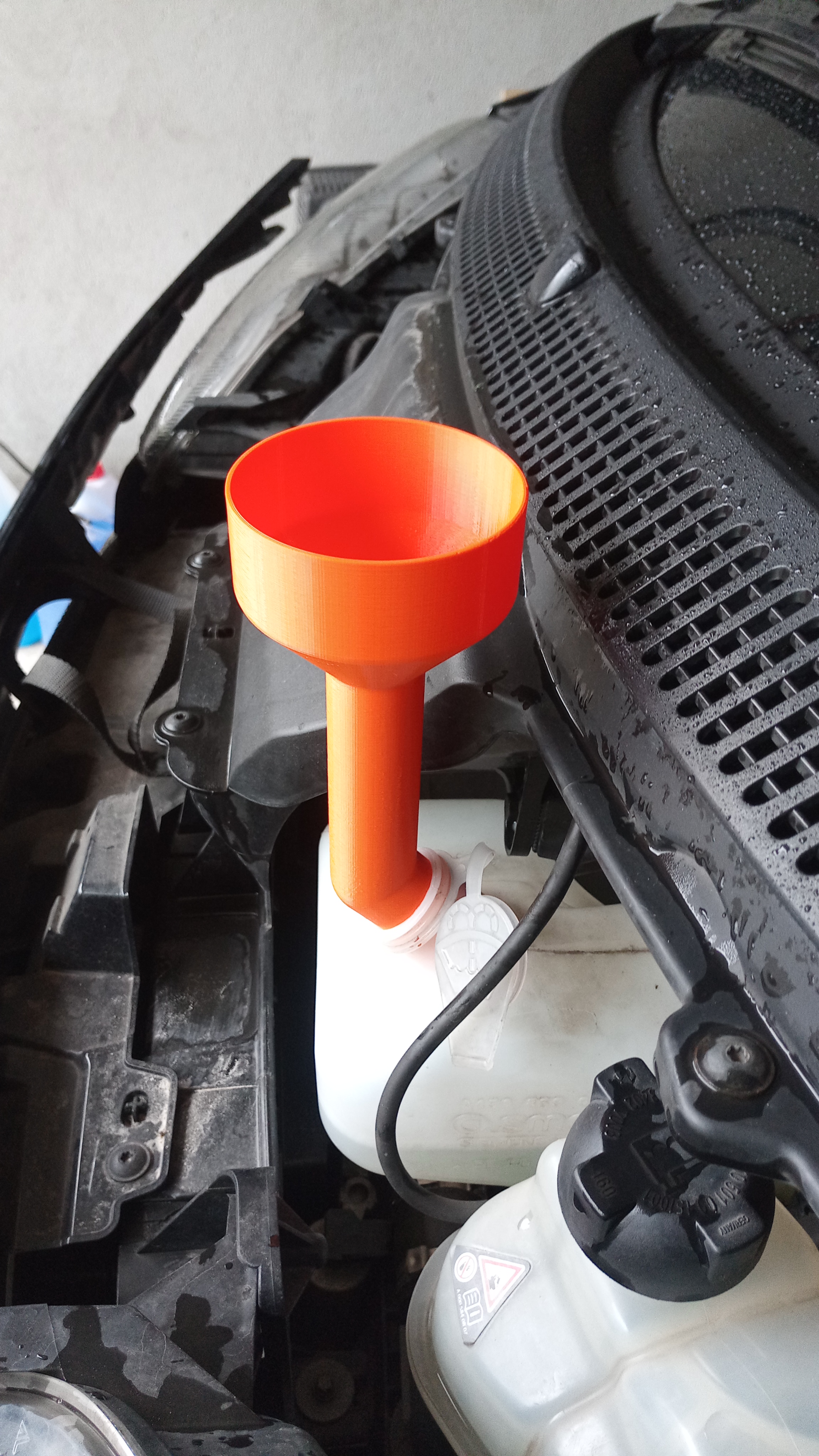 Wiper fluid funnel Smart 451 - Wischwassertrichter Smart 451
