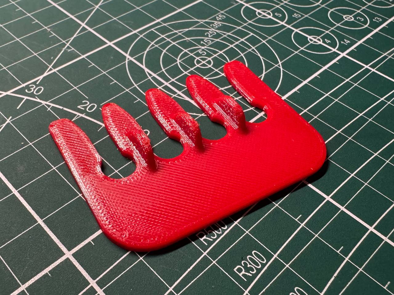 Miniatura 2 do modelo 3D Small braiding comb