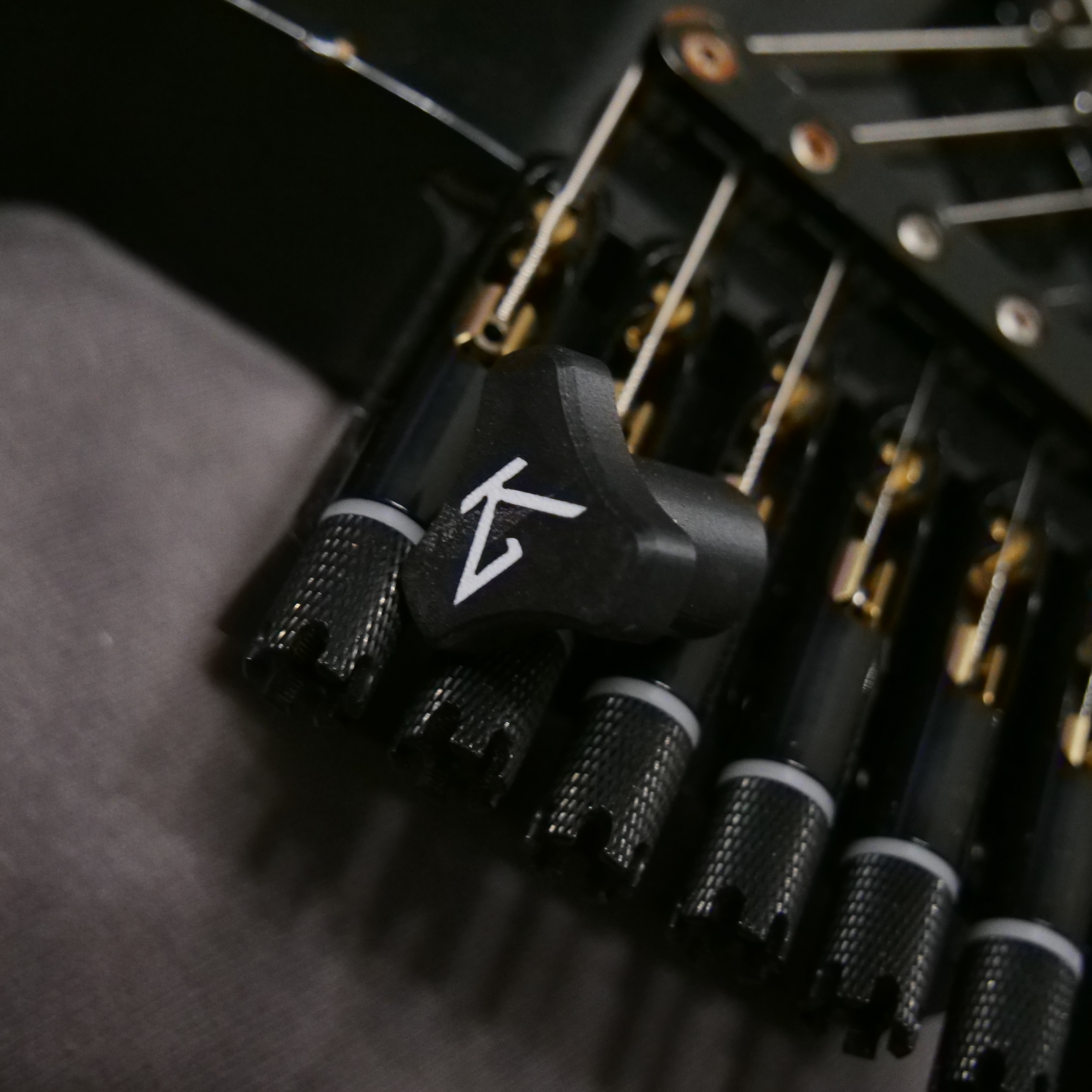 Guyker headless guitar tuning key