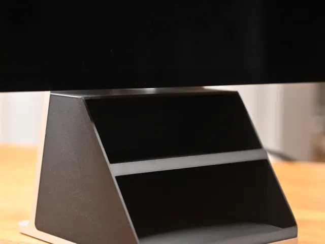 Apple Studio Display Storage