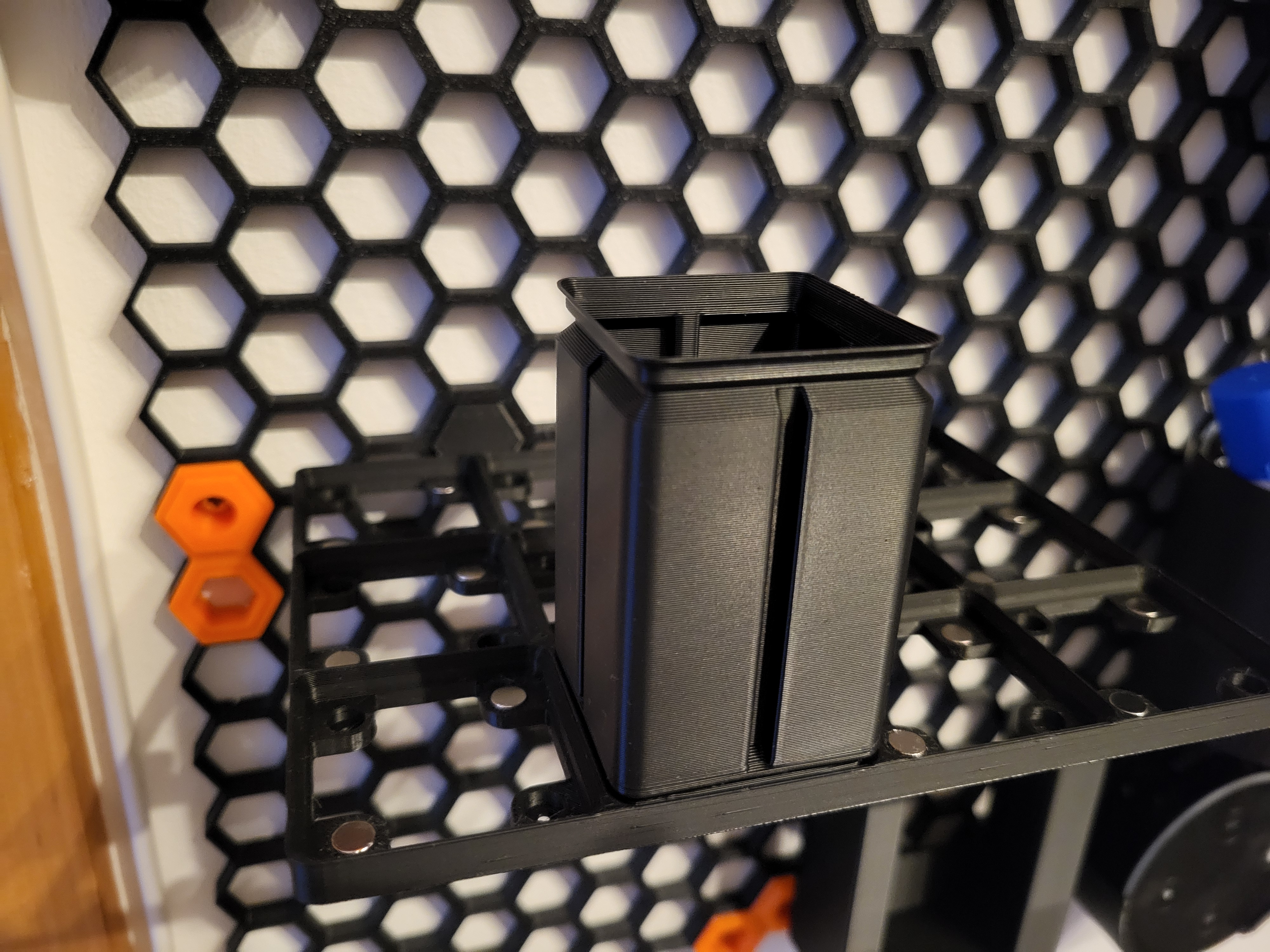 Gridfinity Vase Mode Bins With magnets