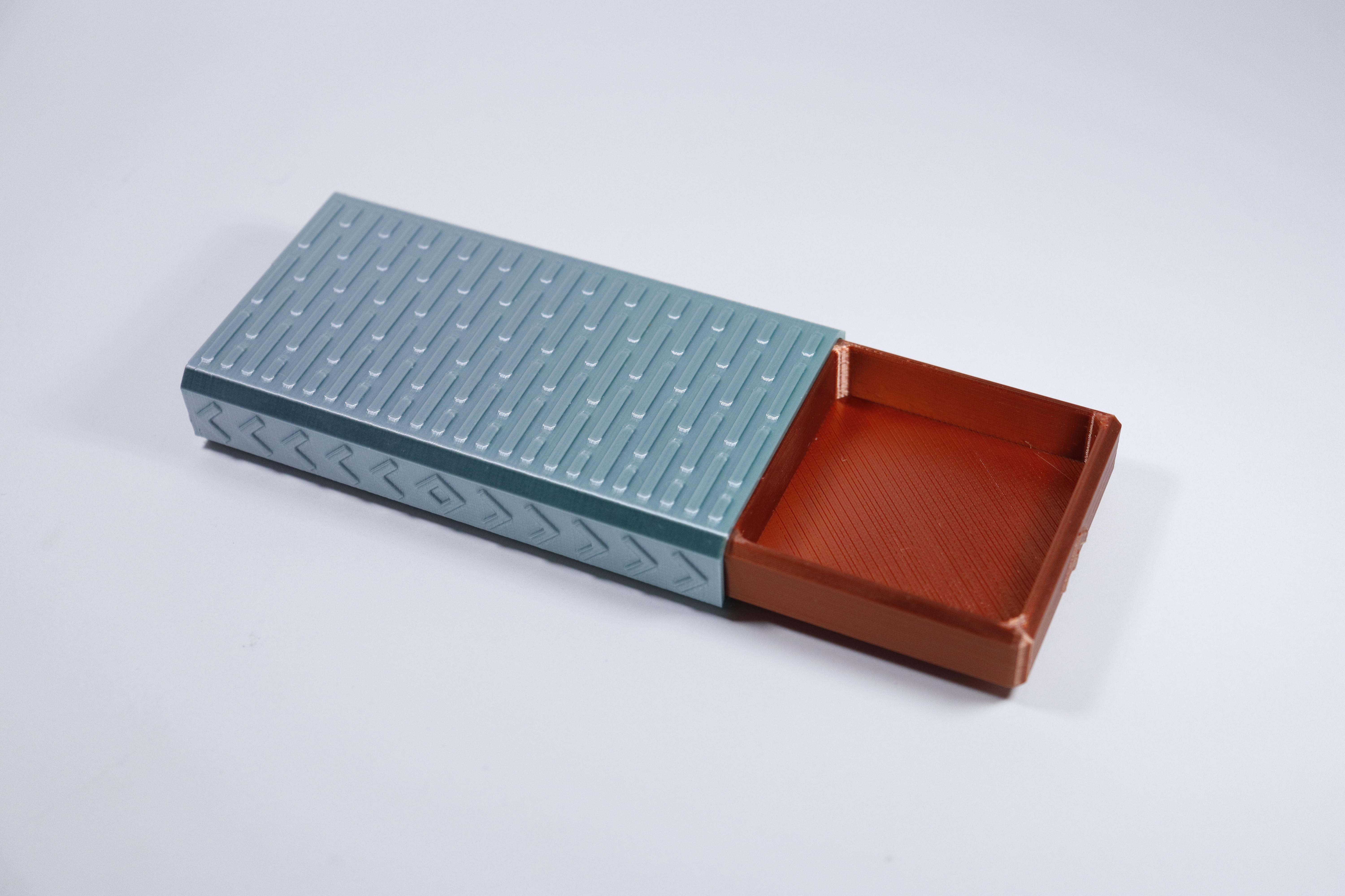 Miniatura 4 do modelo 3D Lockable Sliding Box With Two Compartments