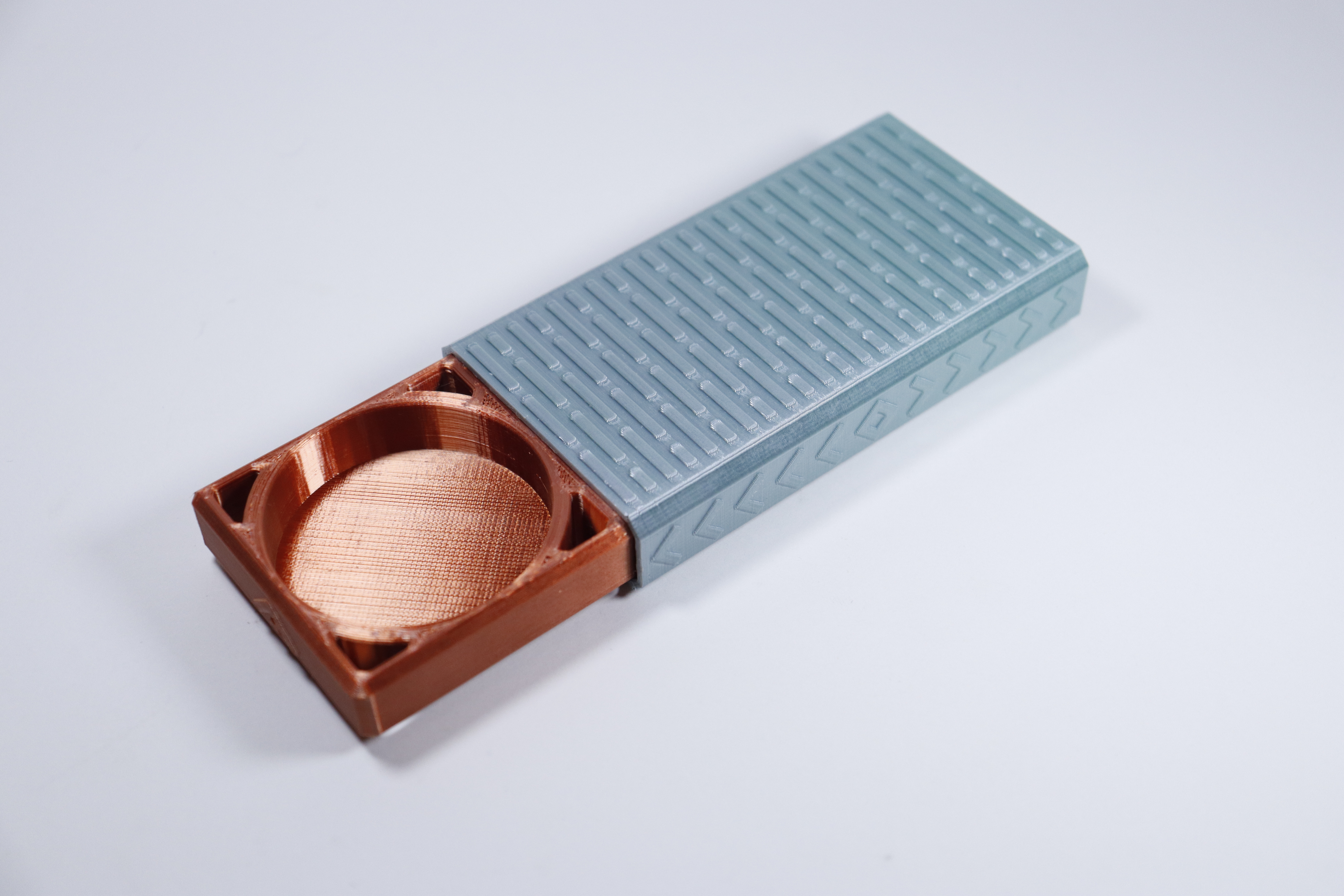 Miniatura 3 do modelo 3D Lockable Sliding Box With Two Compartments