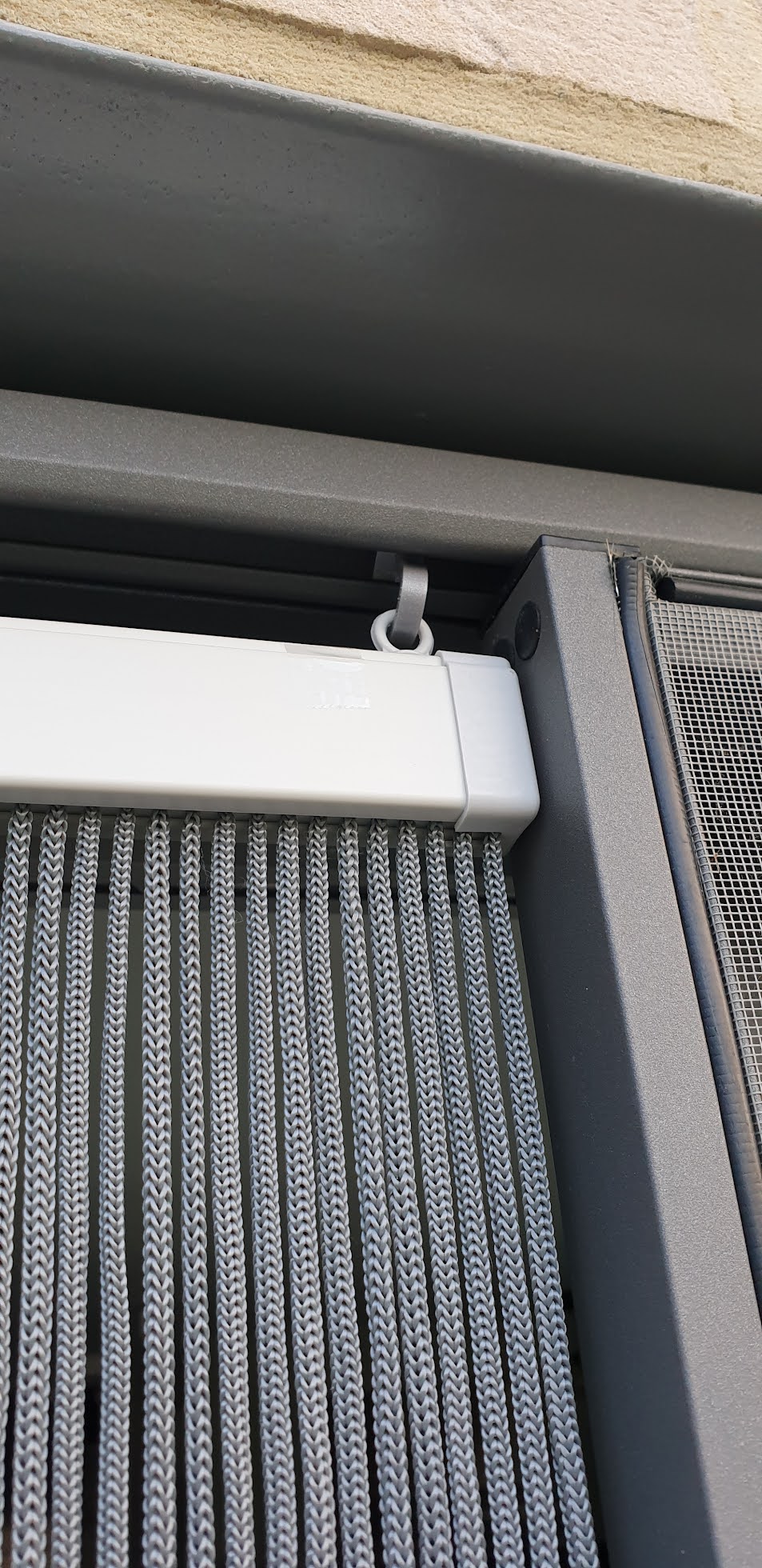 Musquito slidedoor hook