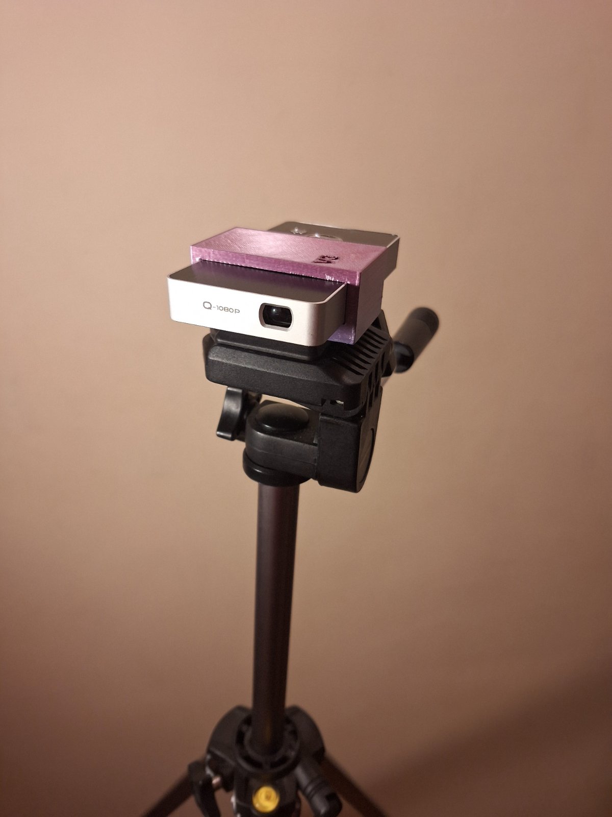 tripod projection mount for the AIPTEK PICO PROJECTOR by Jason
